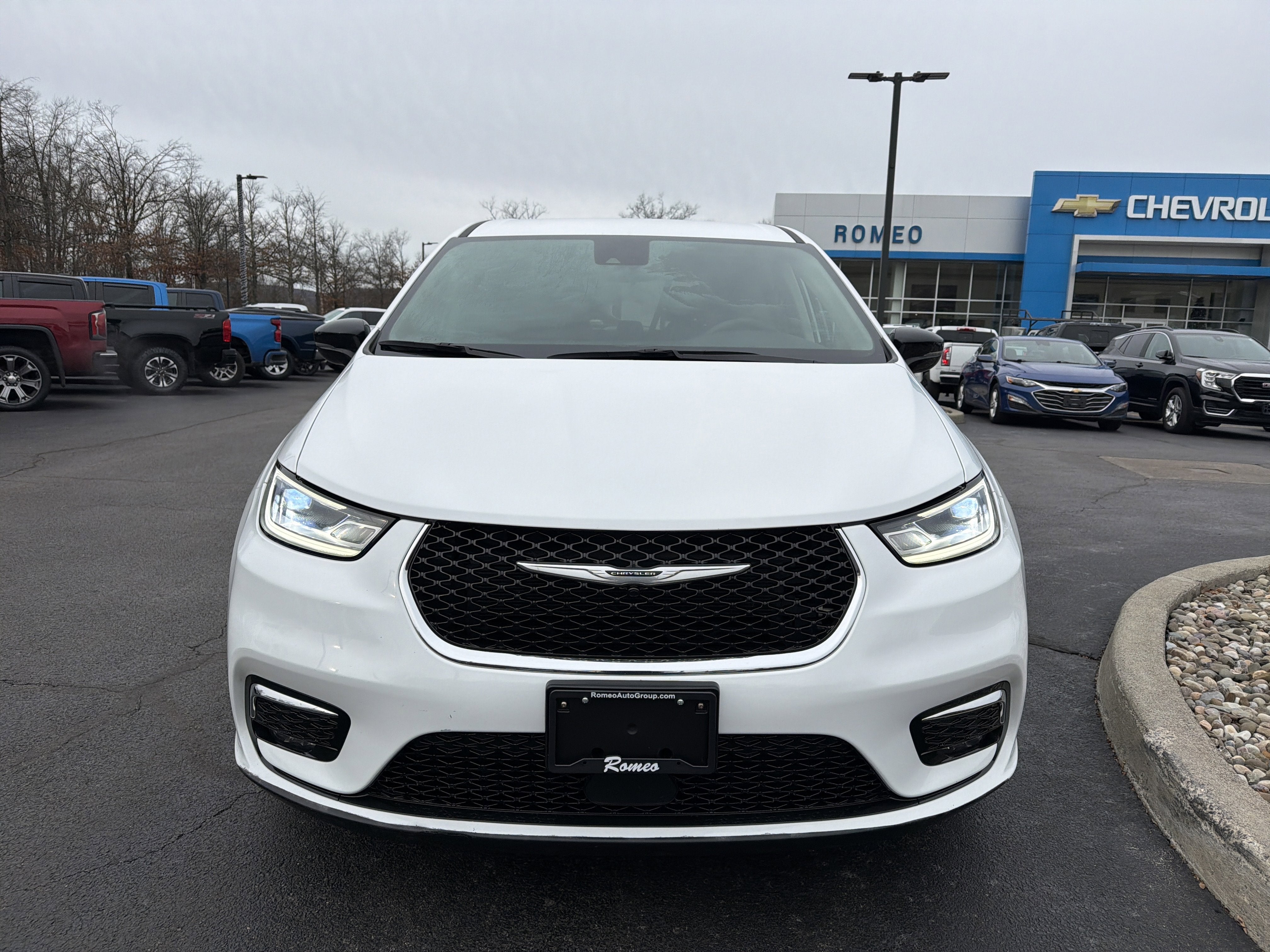 2024 Chrysler Pacifica Touring L