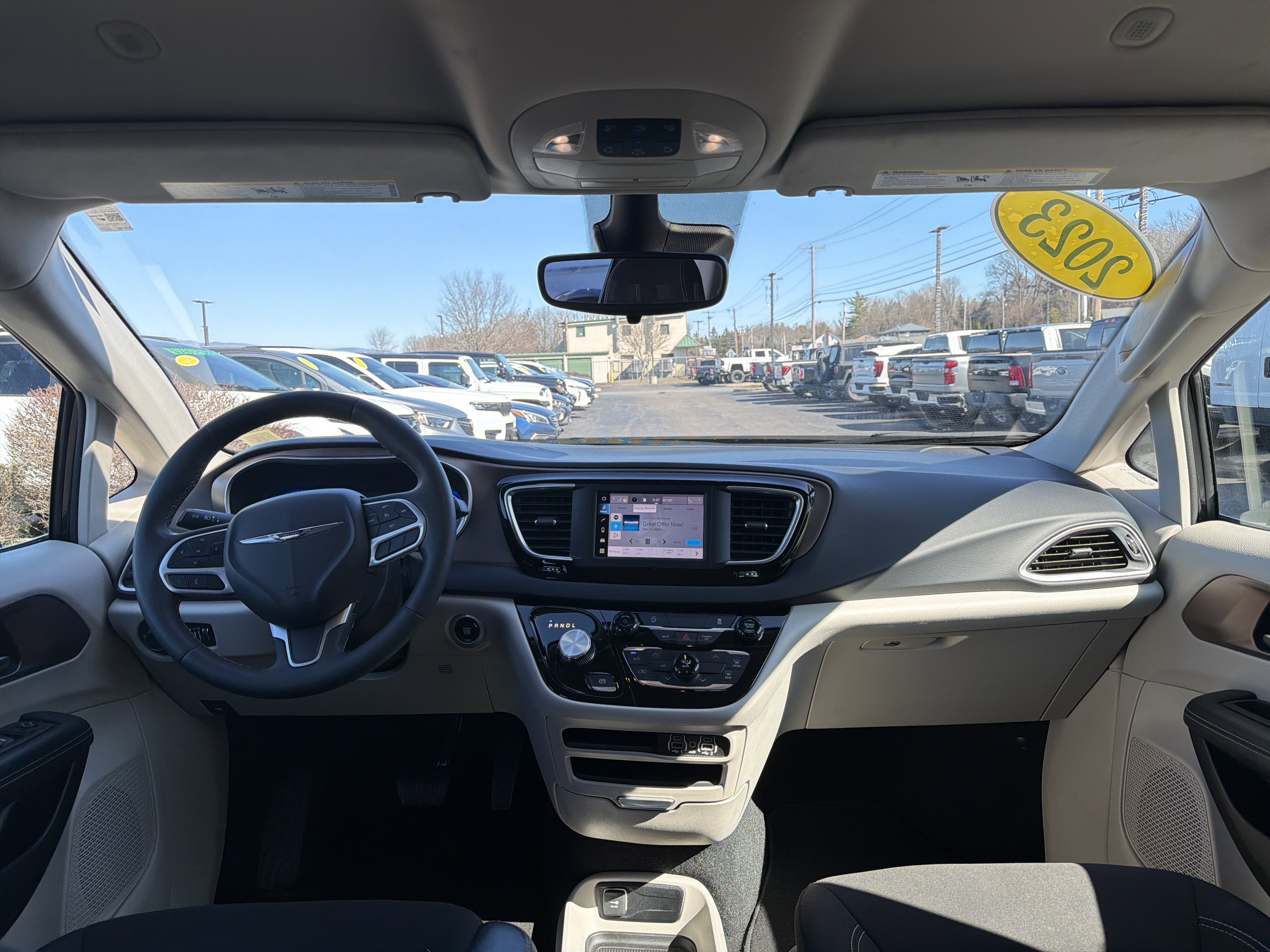 2023 Chrysler Voyager LX