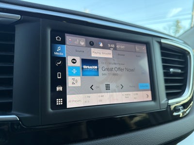 2023 Chrysler Voyager LX