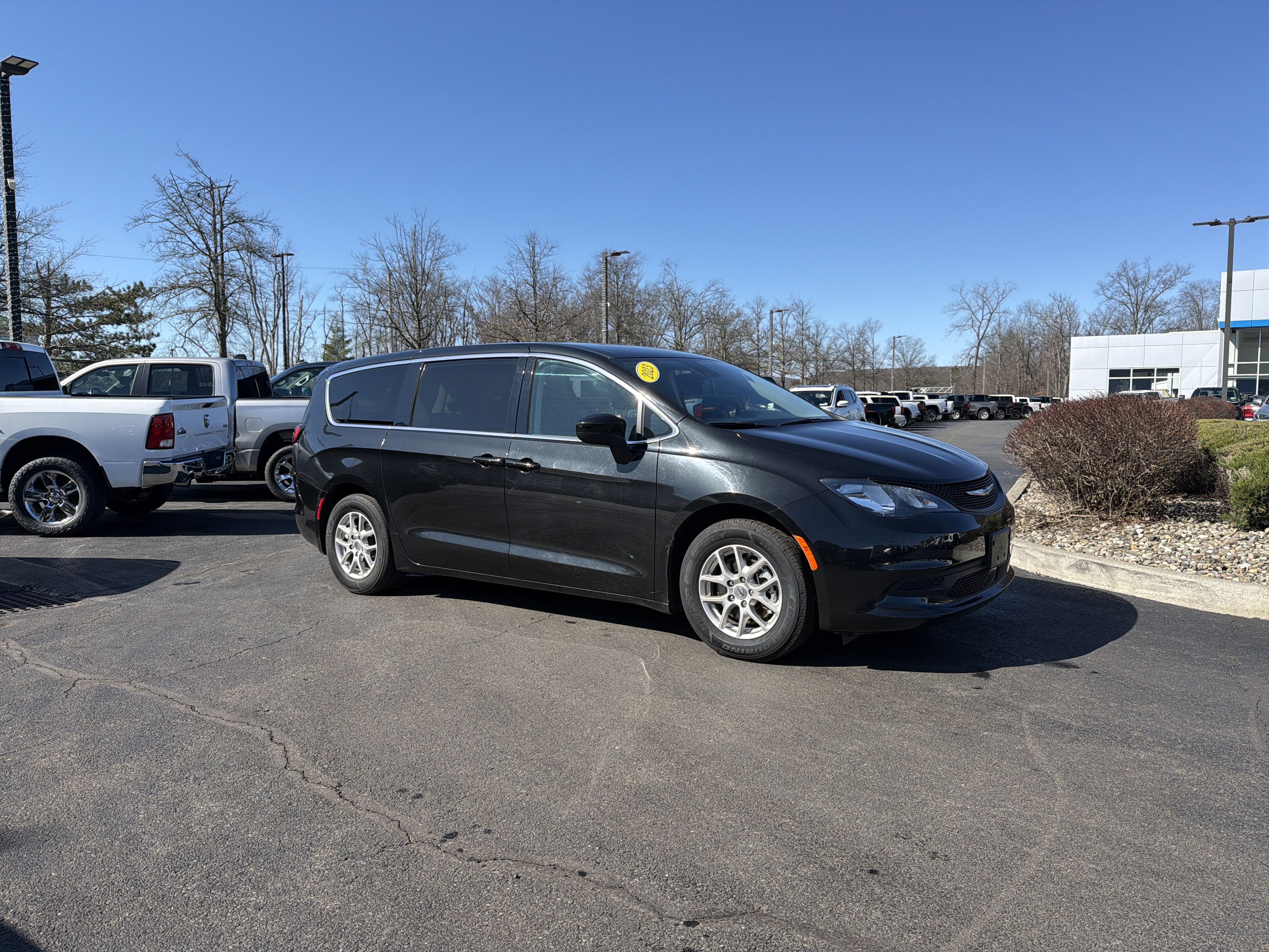 2023 Chrysler Voyager LX