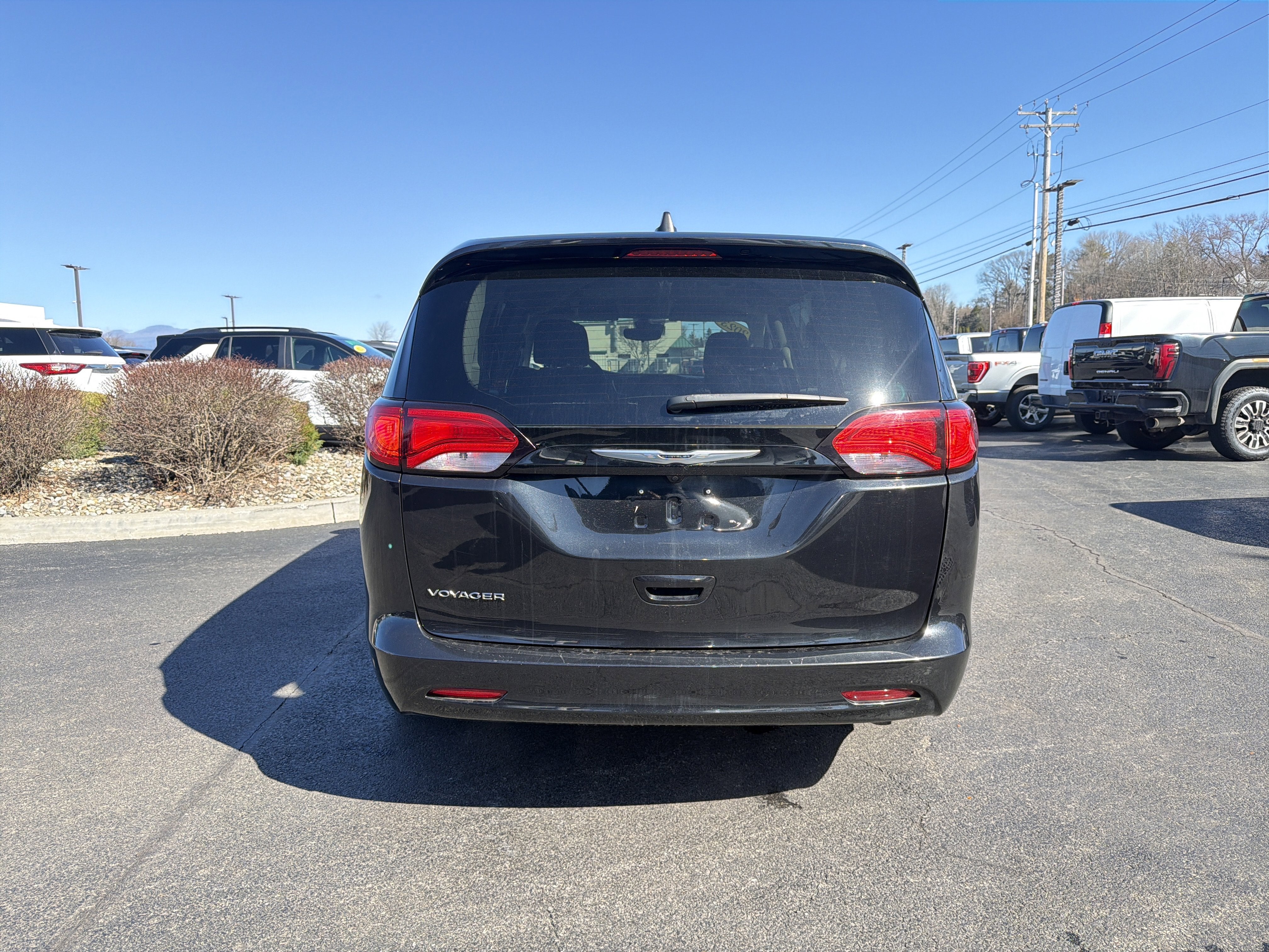 2023 Chrysler Voyager LX