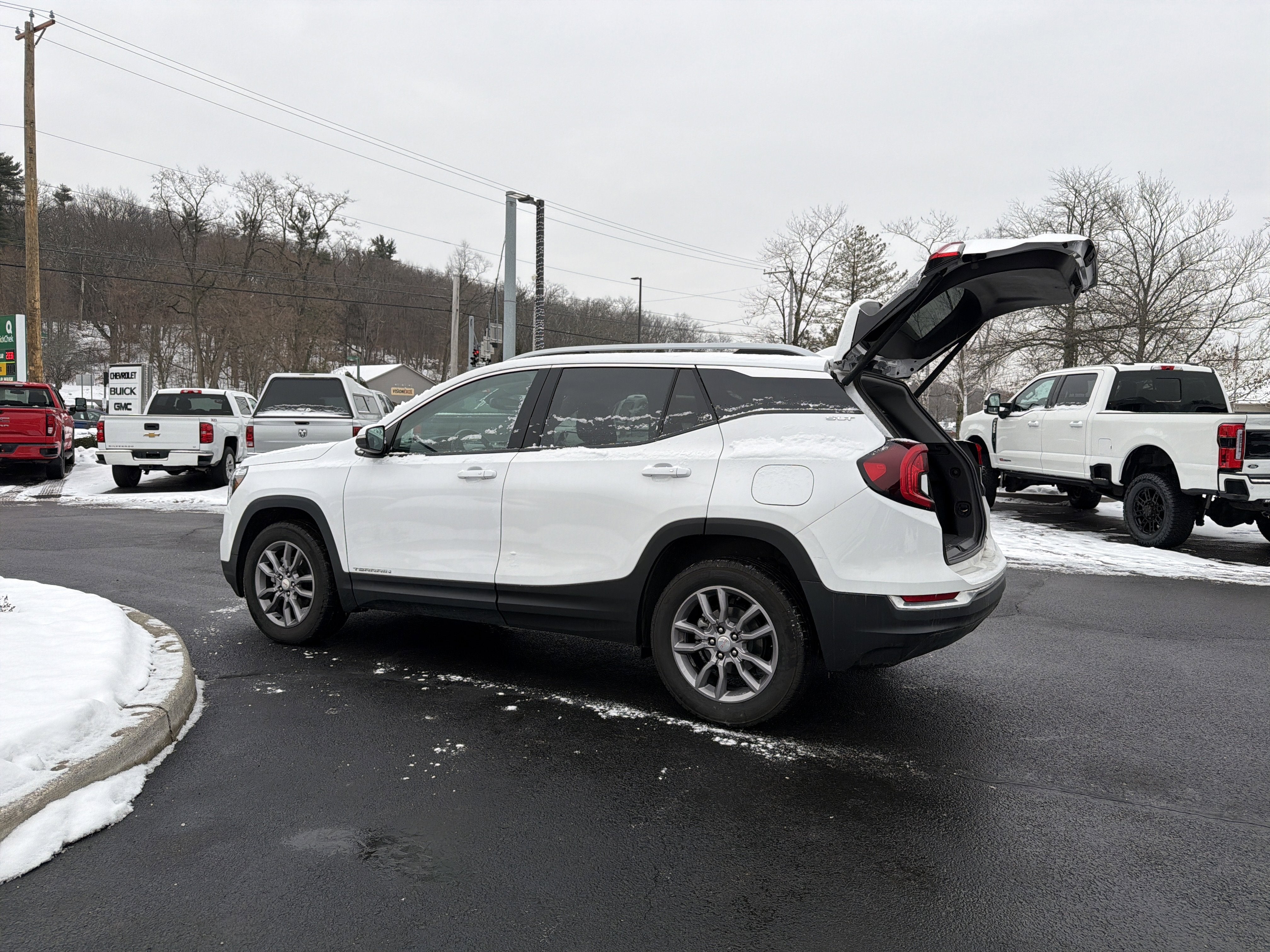 2024 GMC Terrain SLT