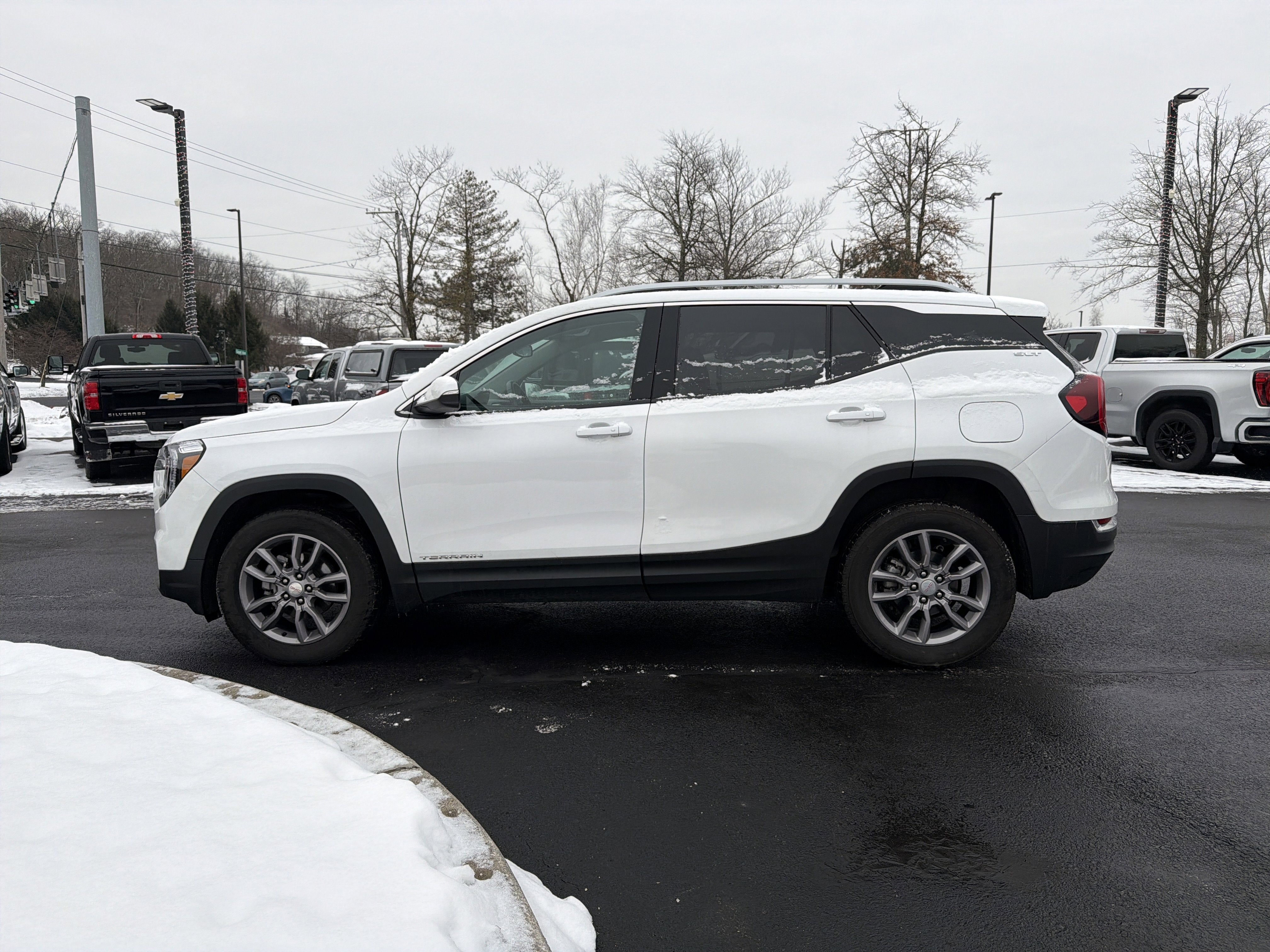 2024 GMC Terrain SLT