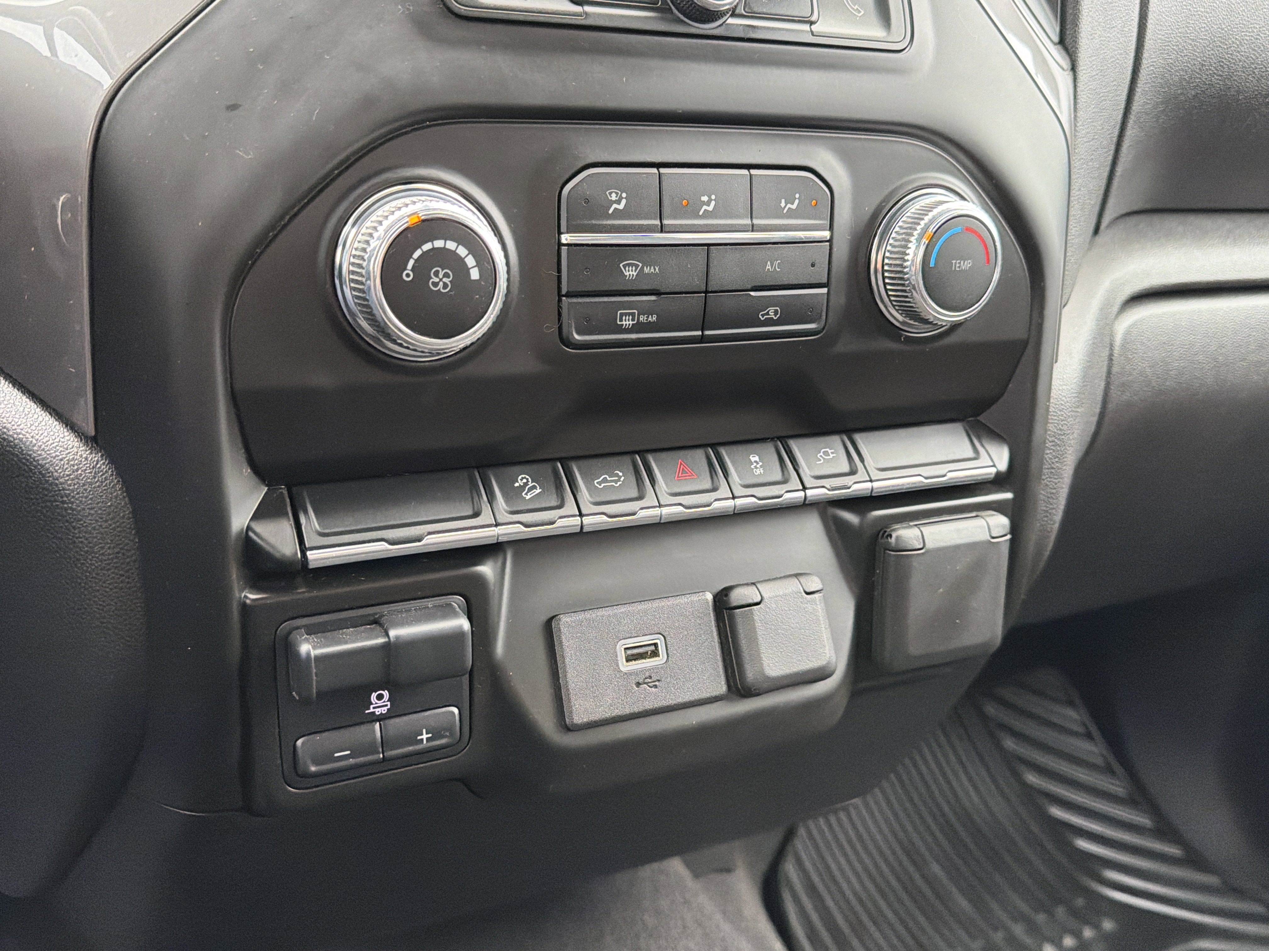 2020 GMC Sierra 1500 4WD Crew Cab Short Box Sierra