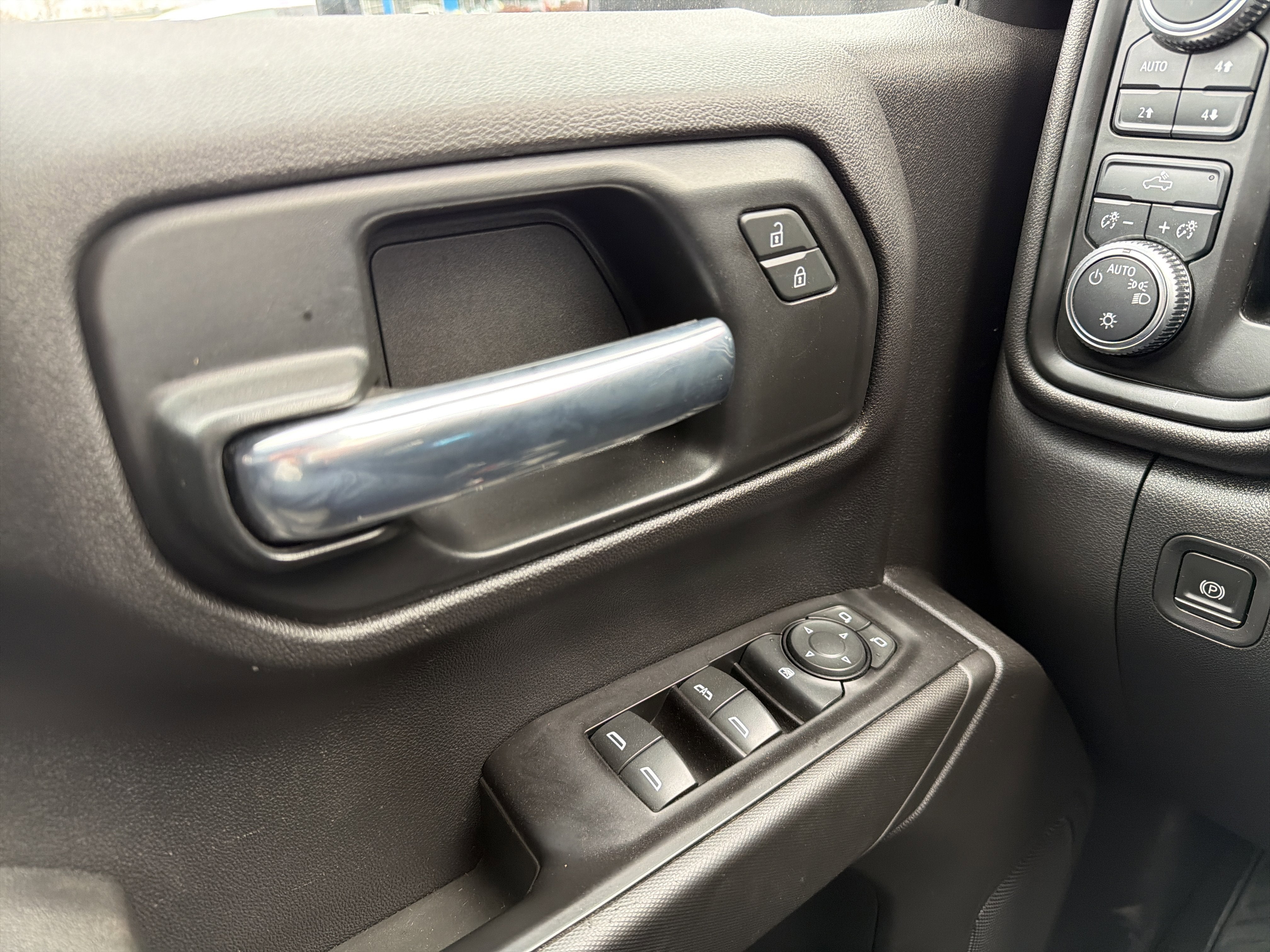 2020 GMC Sierra 1500 4WD Crew Cab Short Box Sierra