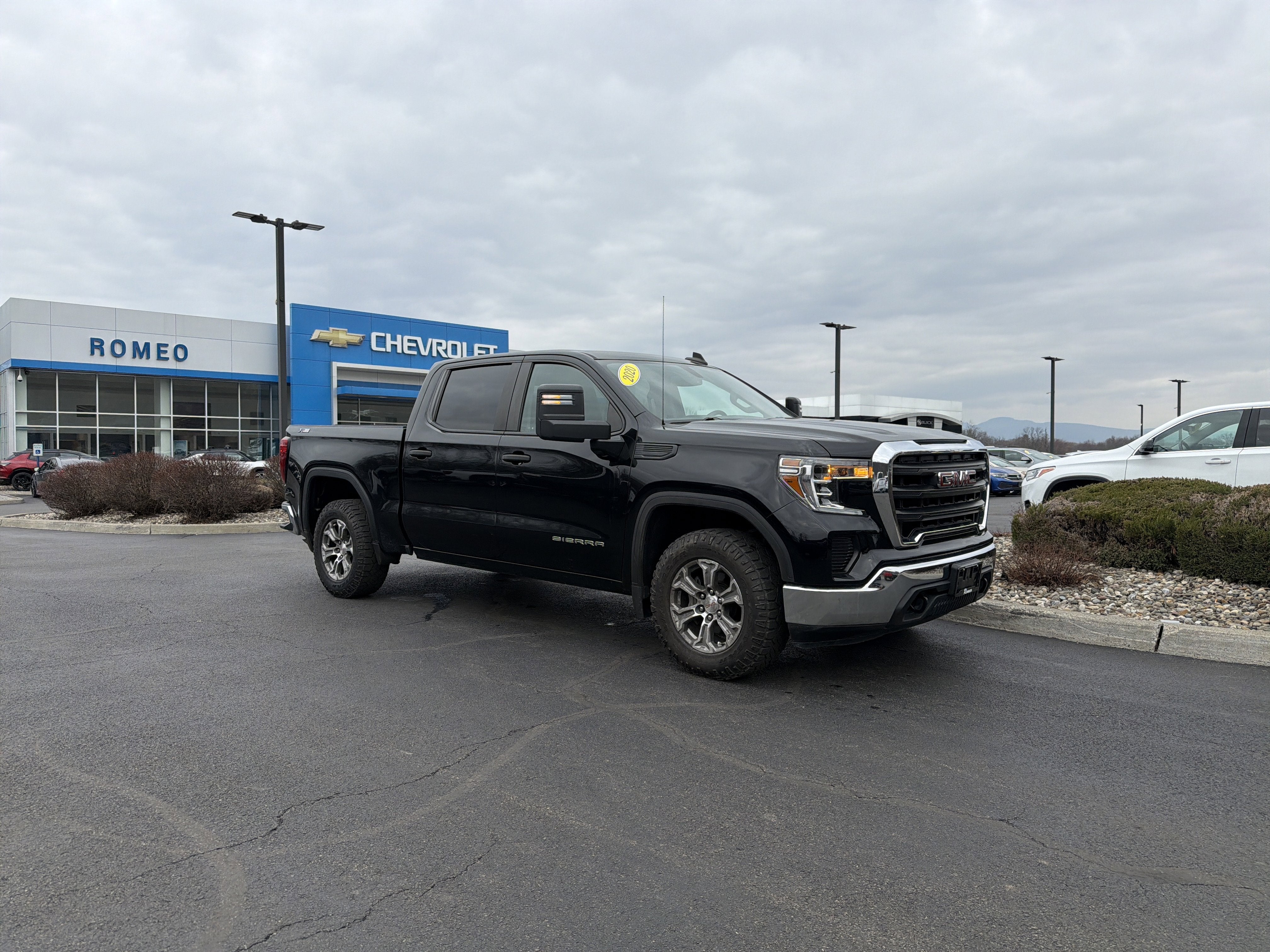 2020 GMC Sierra 1500 4WD Crew Cab Short Box Sierra