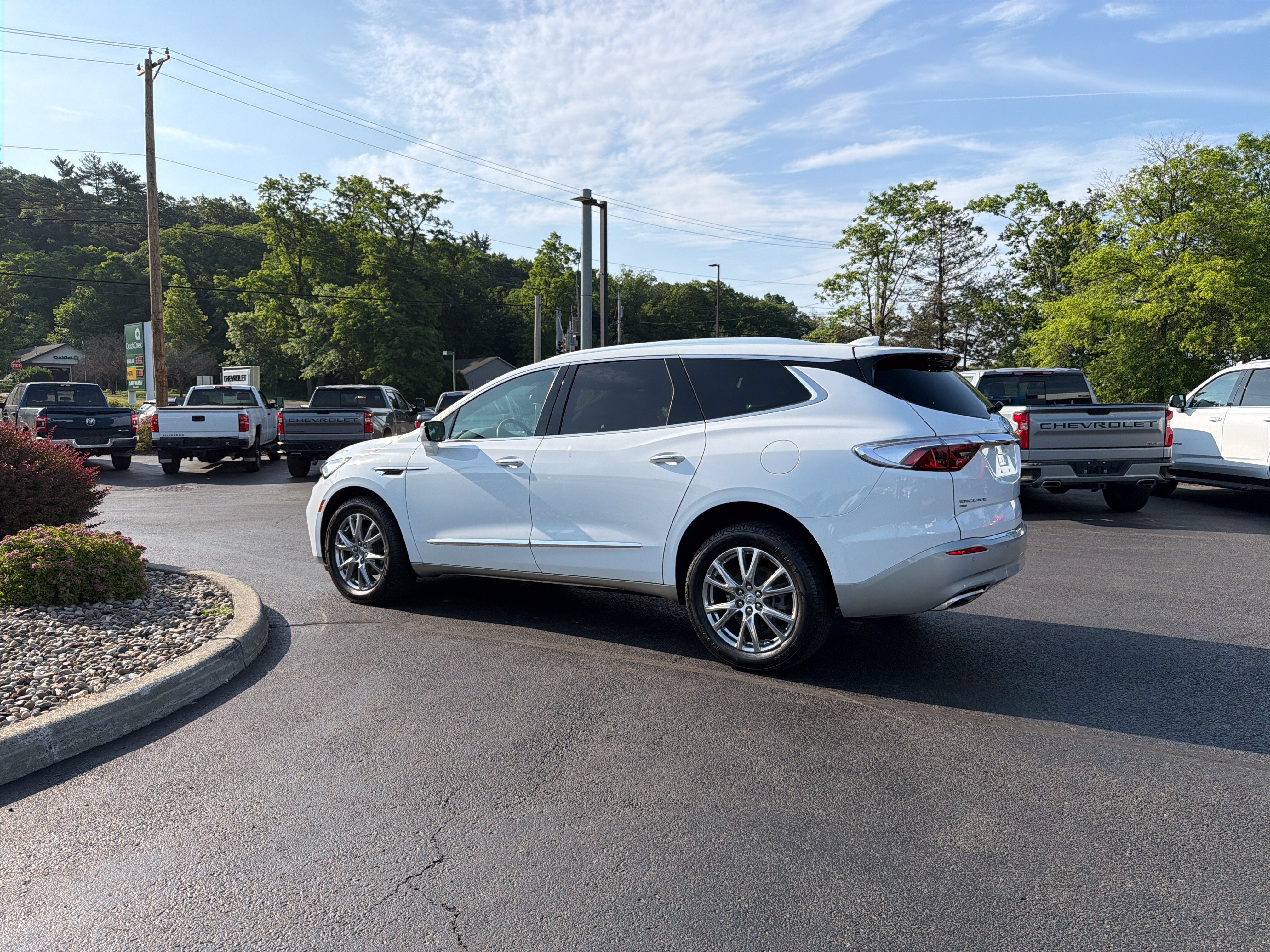 2023 Buick Enclave Essence
