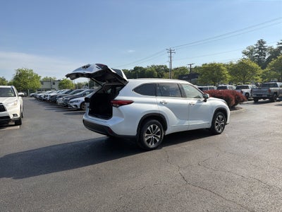 2022 Toyota Highlander Hybrid XLE