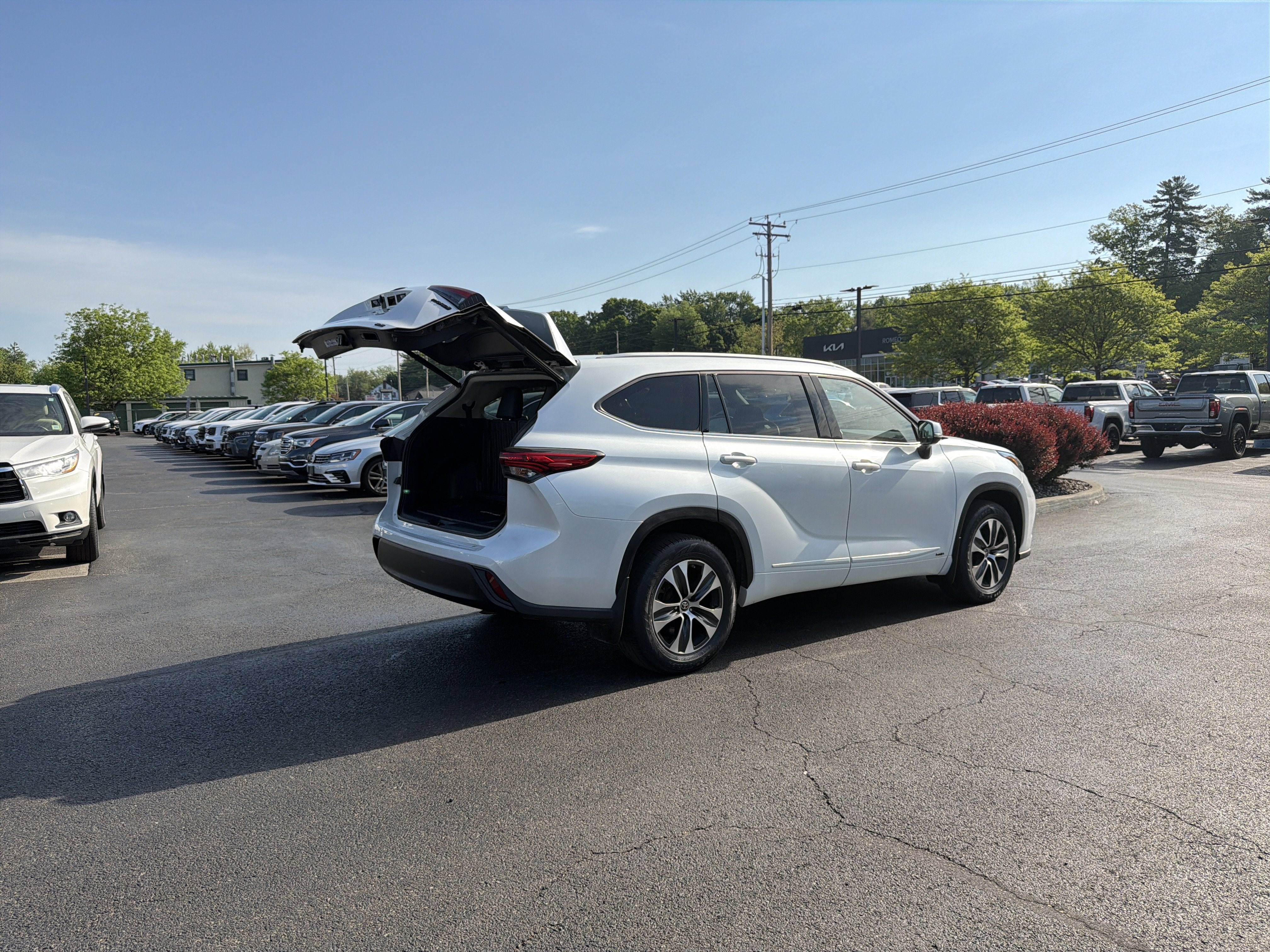 2022 Toyota Highlander Hybrid XLE