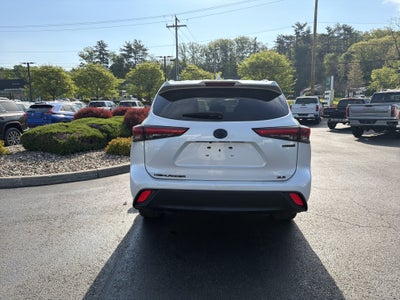 2022 Toyota Highlander Hybrid XLE