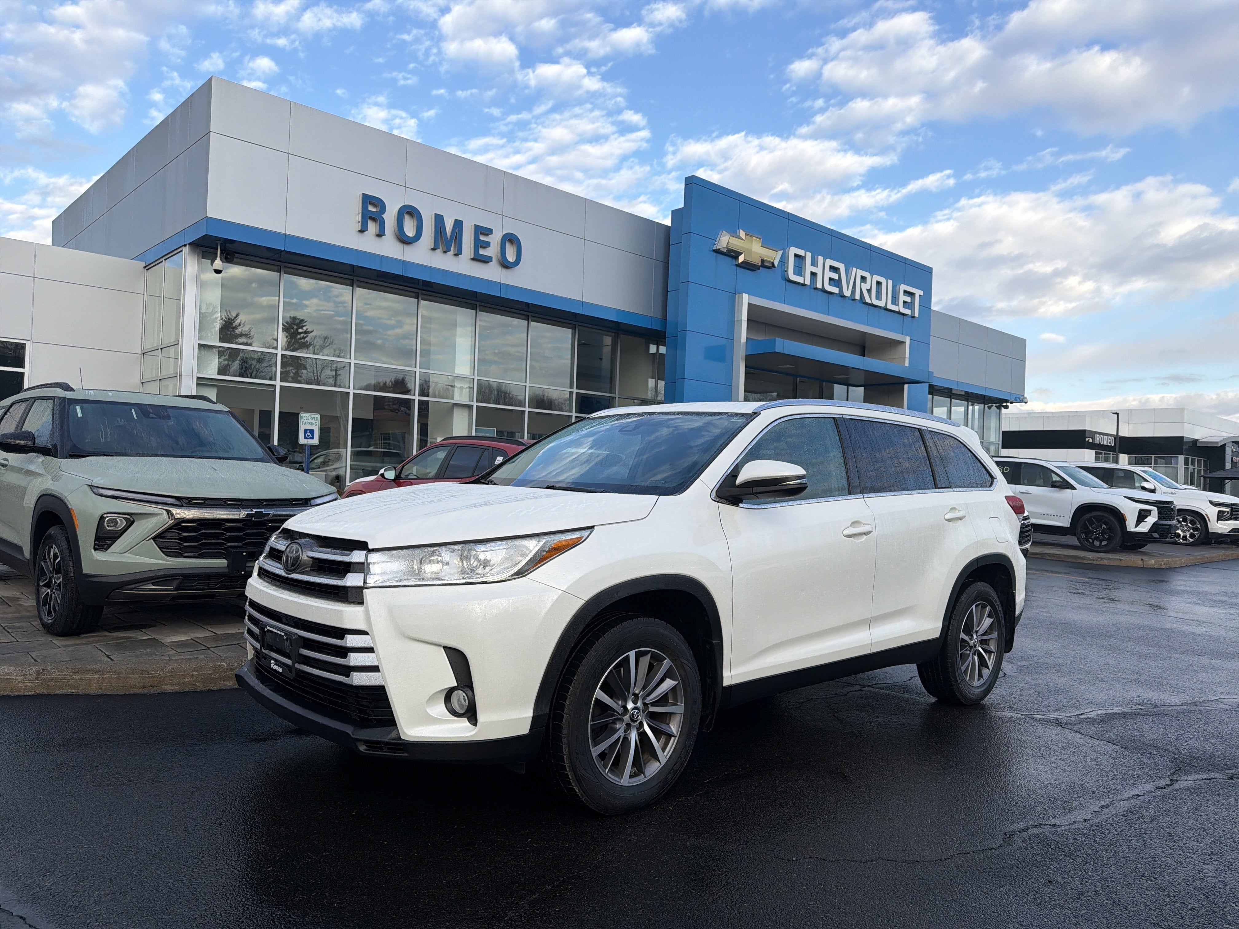 2019 Toyota Highlander SE