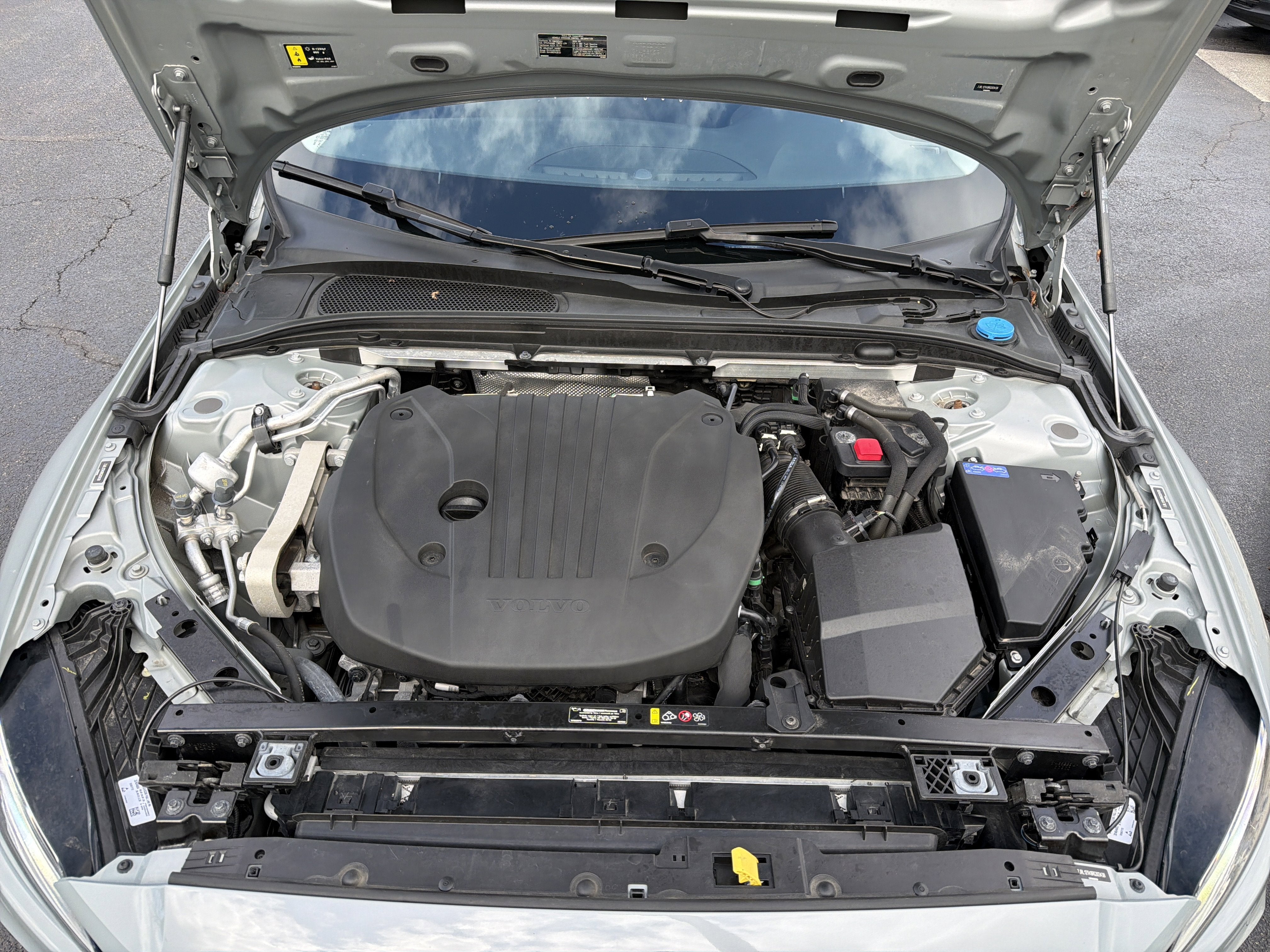 2024 Volvo S60 Core Dark Theme