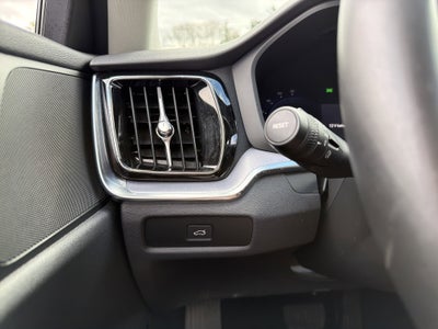 2024 Volvo S60 Core Dark Theme