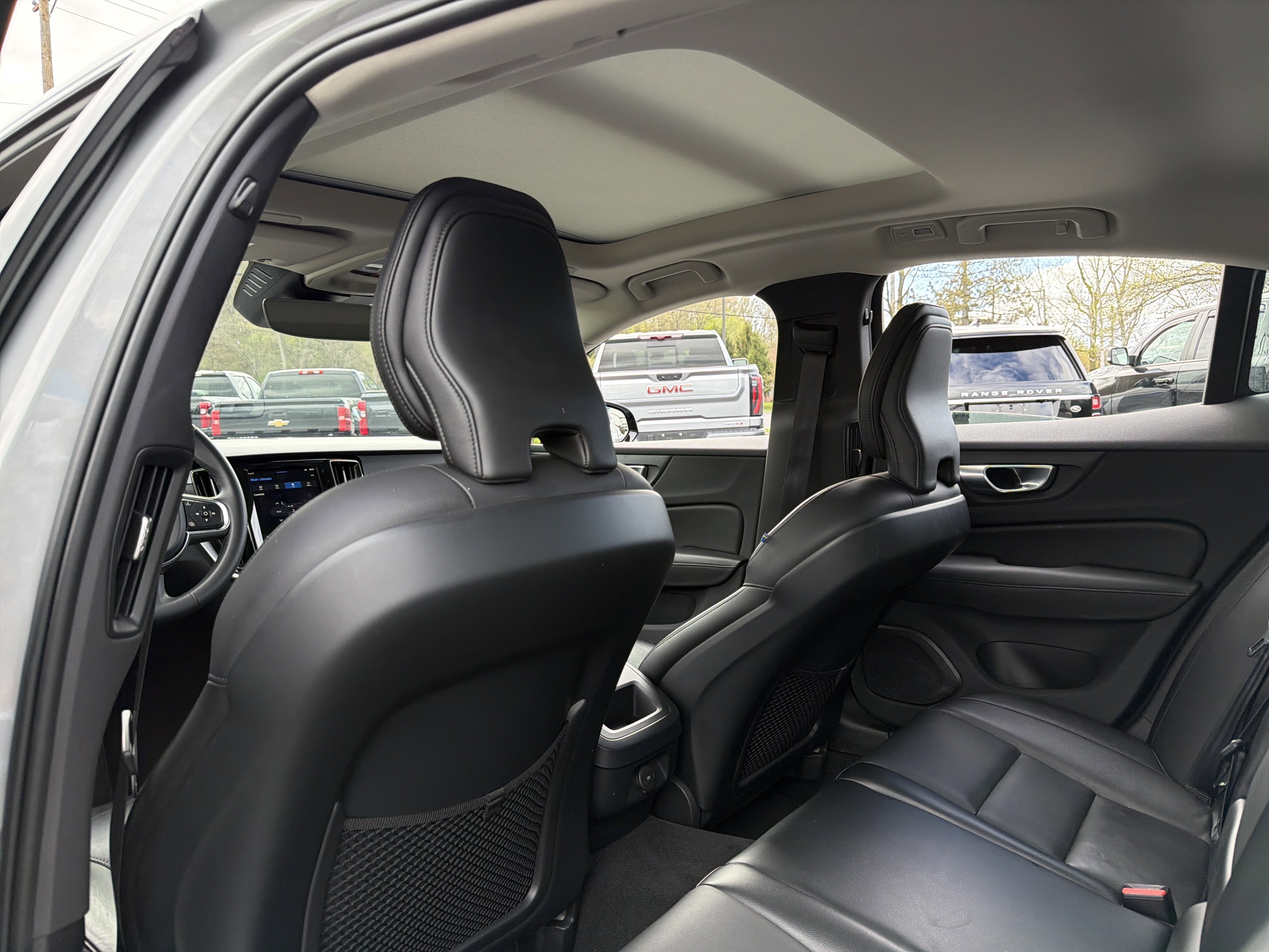 2024 Volvo S60 Core Dark Theme