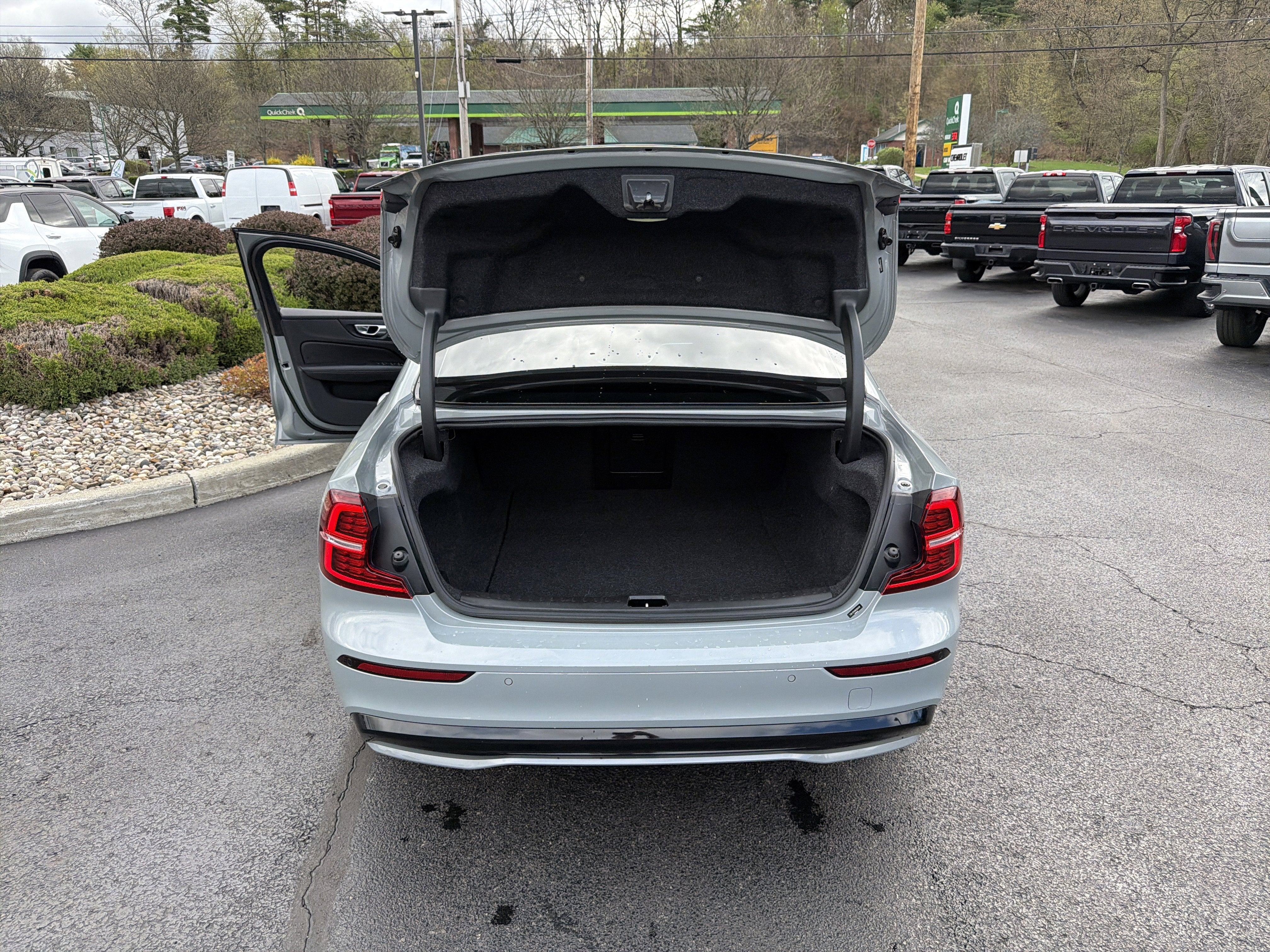 2024 Volvo S60 Core Dark Theme