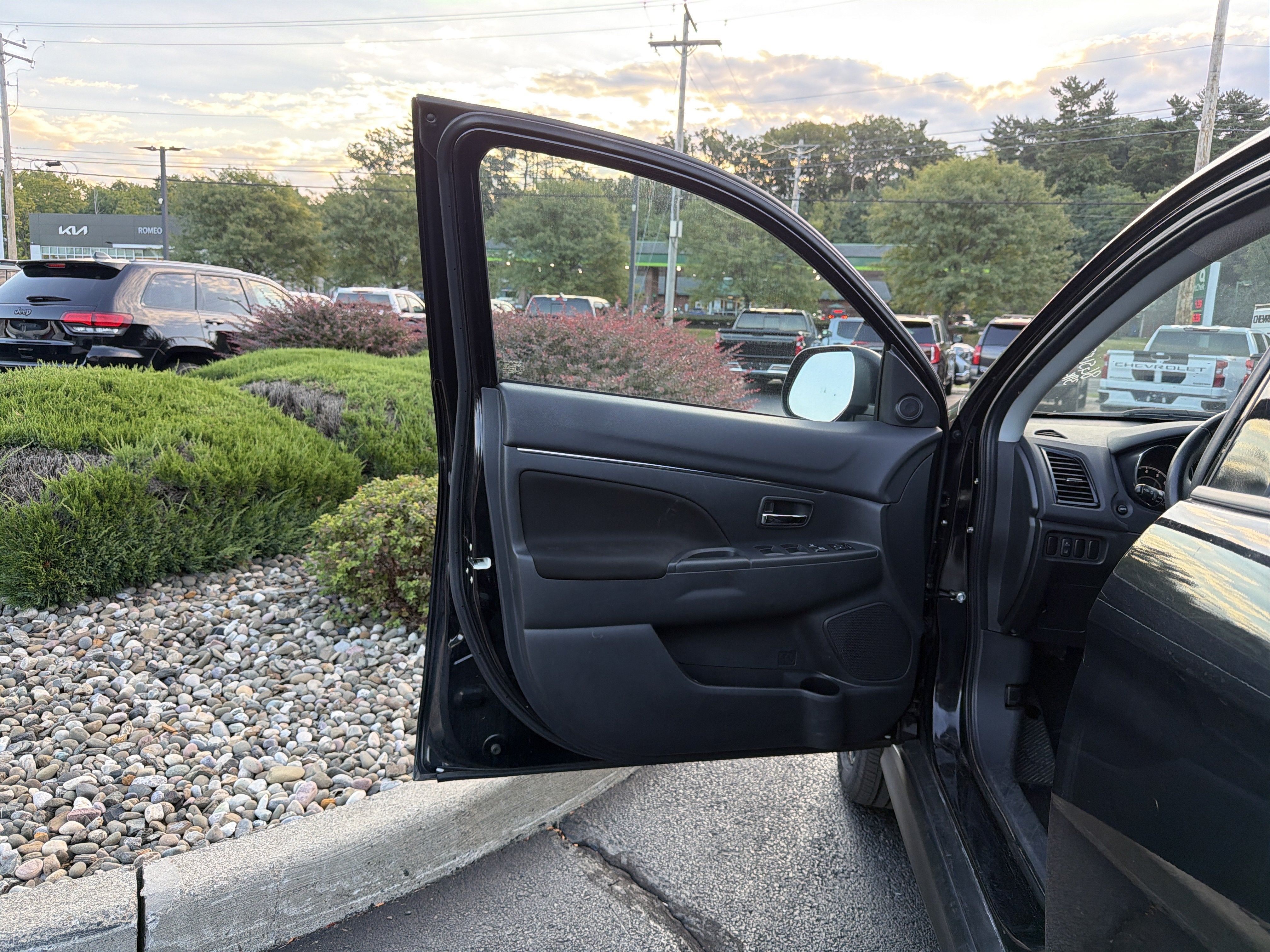 2025 Mitsubishi Outlander Sport S