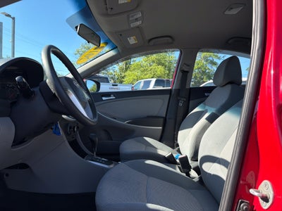 2012 Hyundai Accent GLS