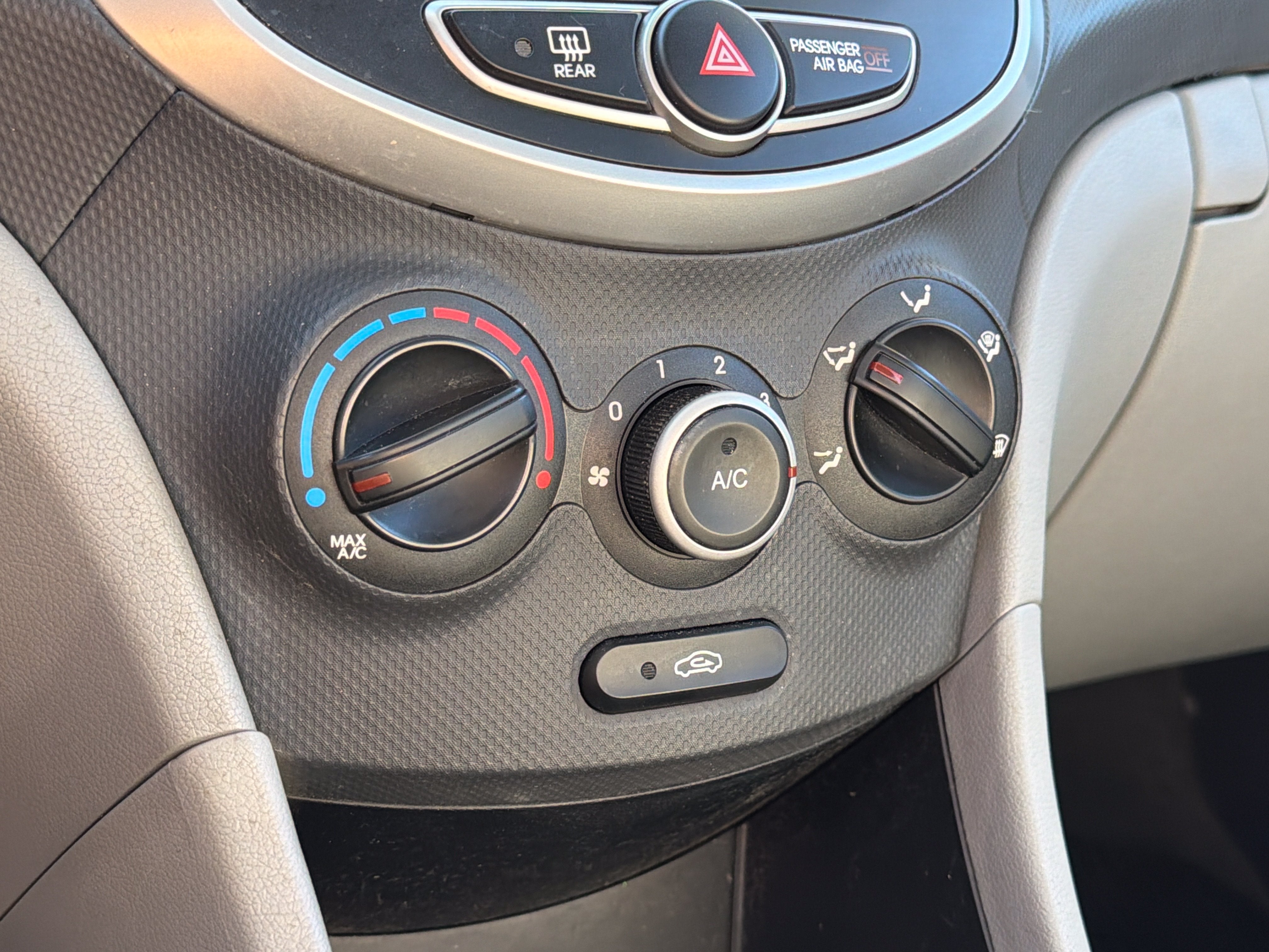 2012 Hyundai Accent GLS