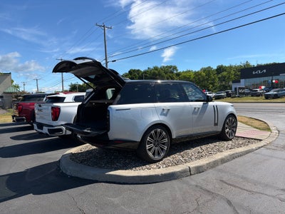 2023 Land Rover Range Rover SE