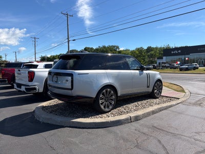 2023 Land Rover Range Rover SE