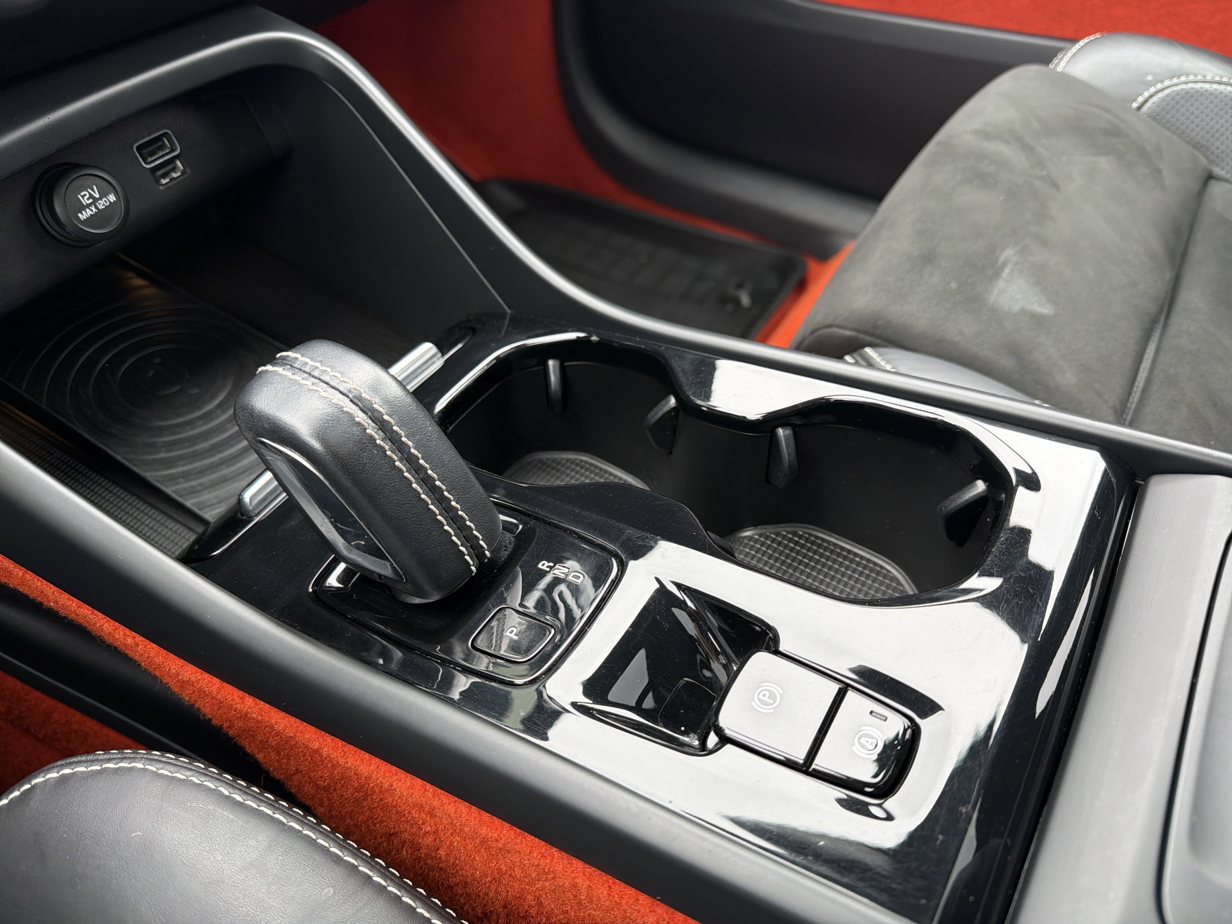 2019 Volvo XC40 T5 R-Design