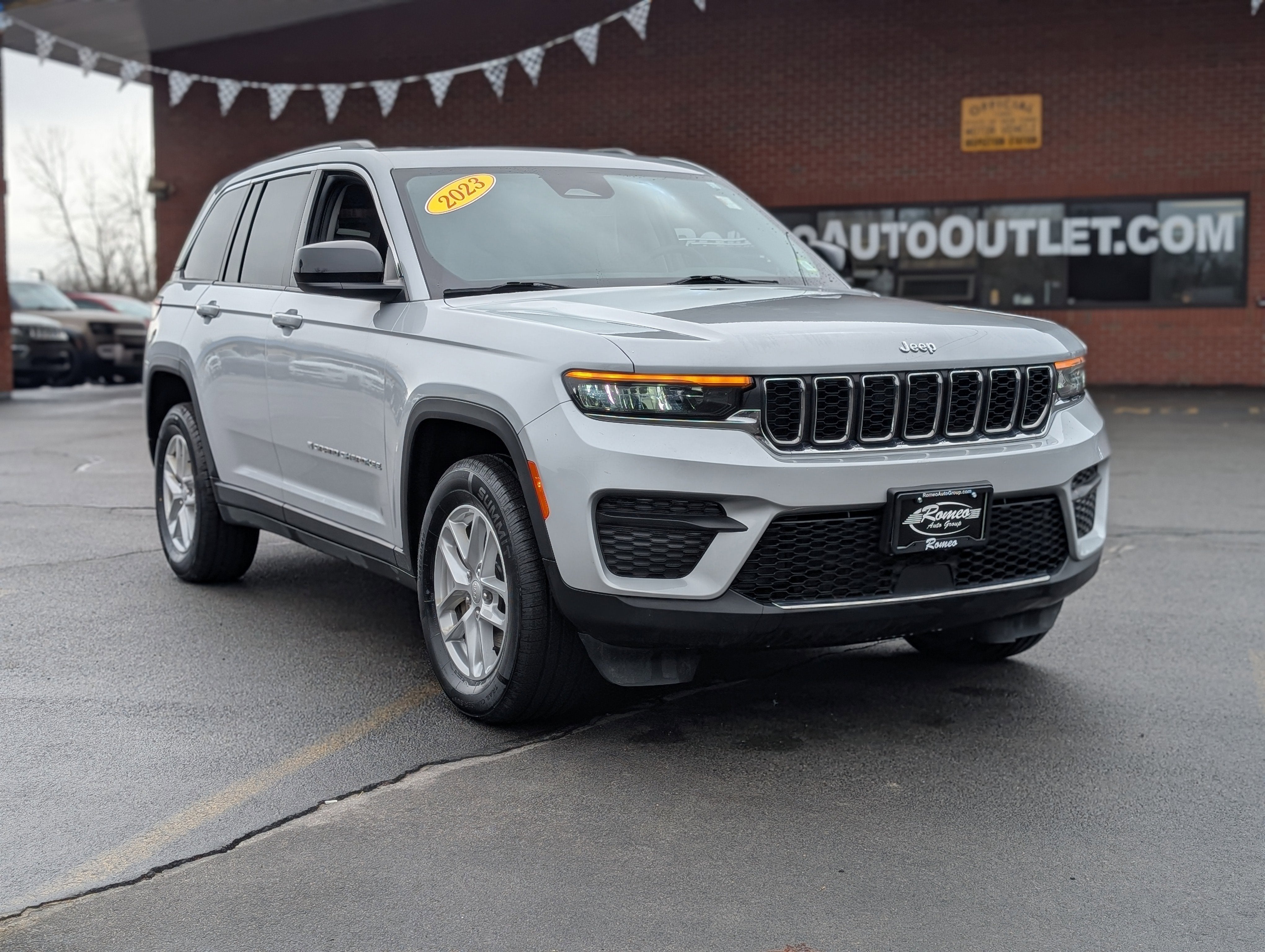 2023 Jeep Grand Cherokee Laredo