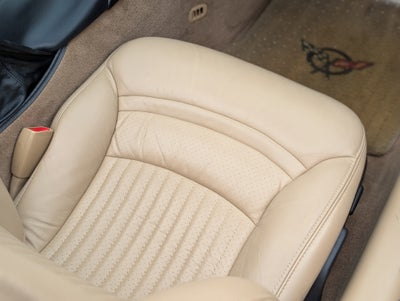 2001 Chevrolet Corvette Base