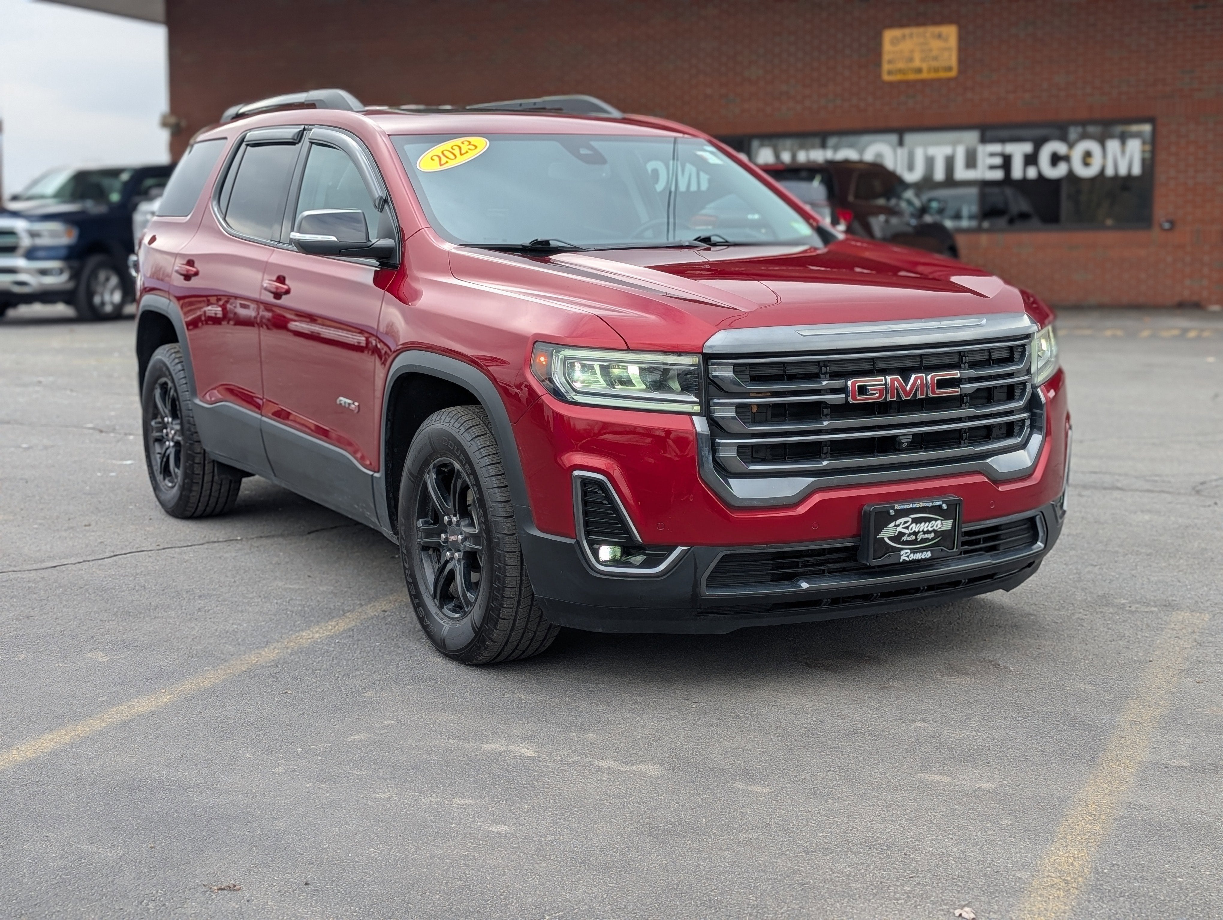 2023 GMC Acadia AT4