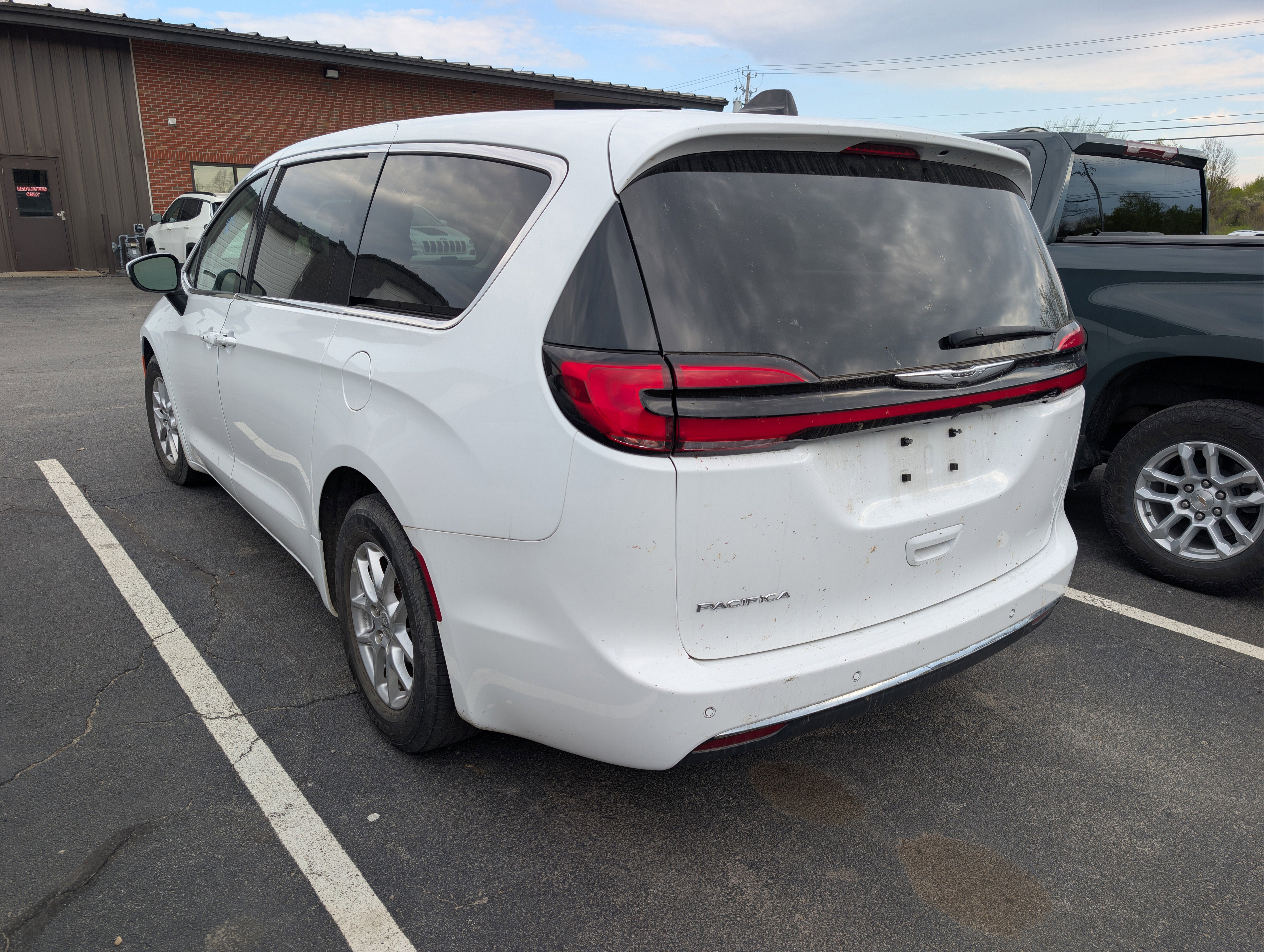 2023 Chrysler Pacifica Touring L