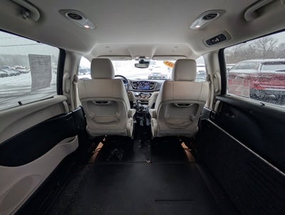 2021 Chrysler Pacifica Touring L Handicap Equipped