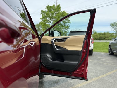 2022 Toyota RAV4 LE