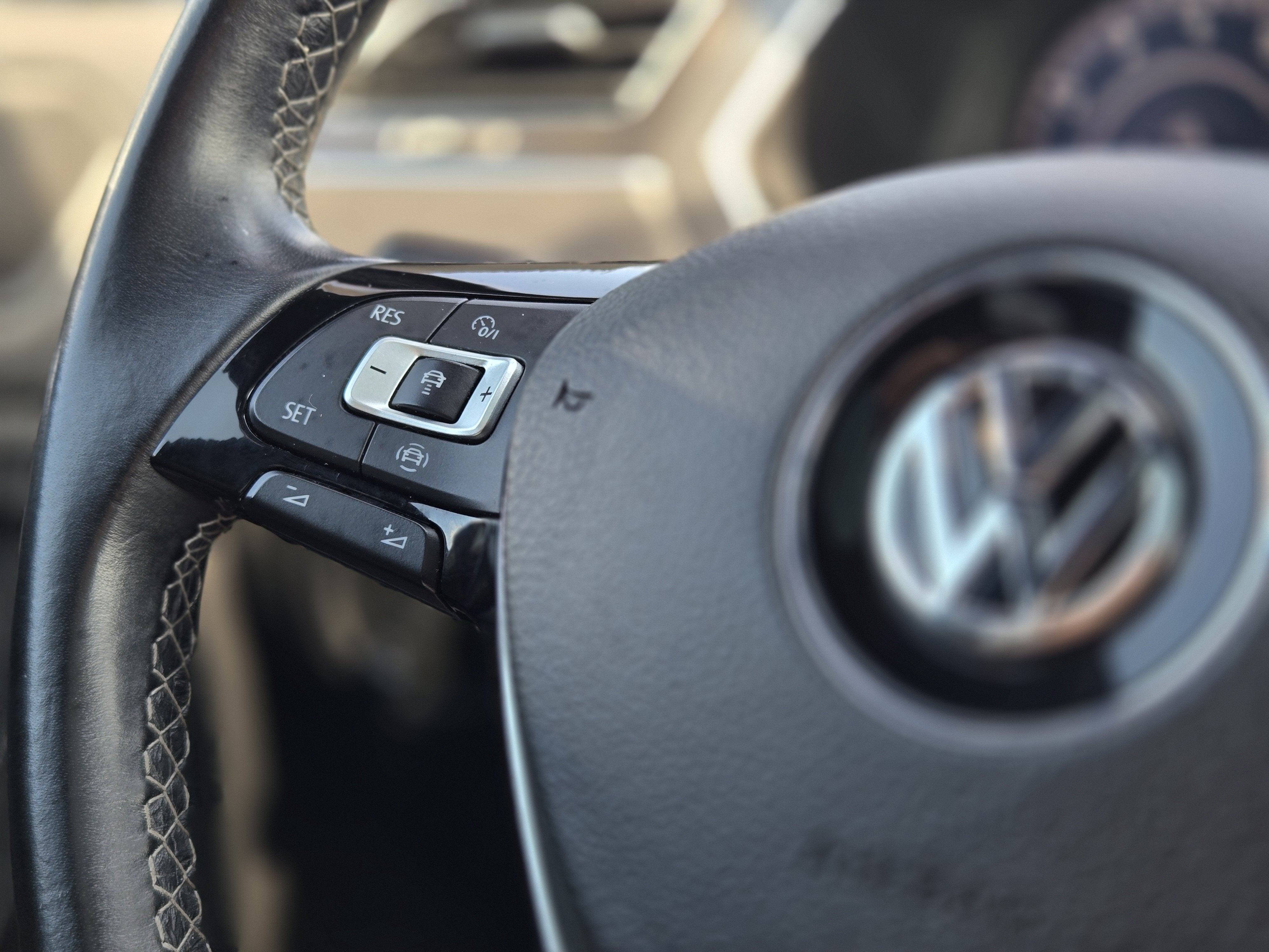 2019 Volkswagen Tiguan 2.0T SEL R-Line 4Motion
