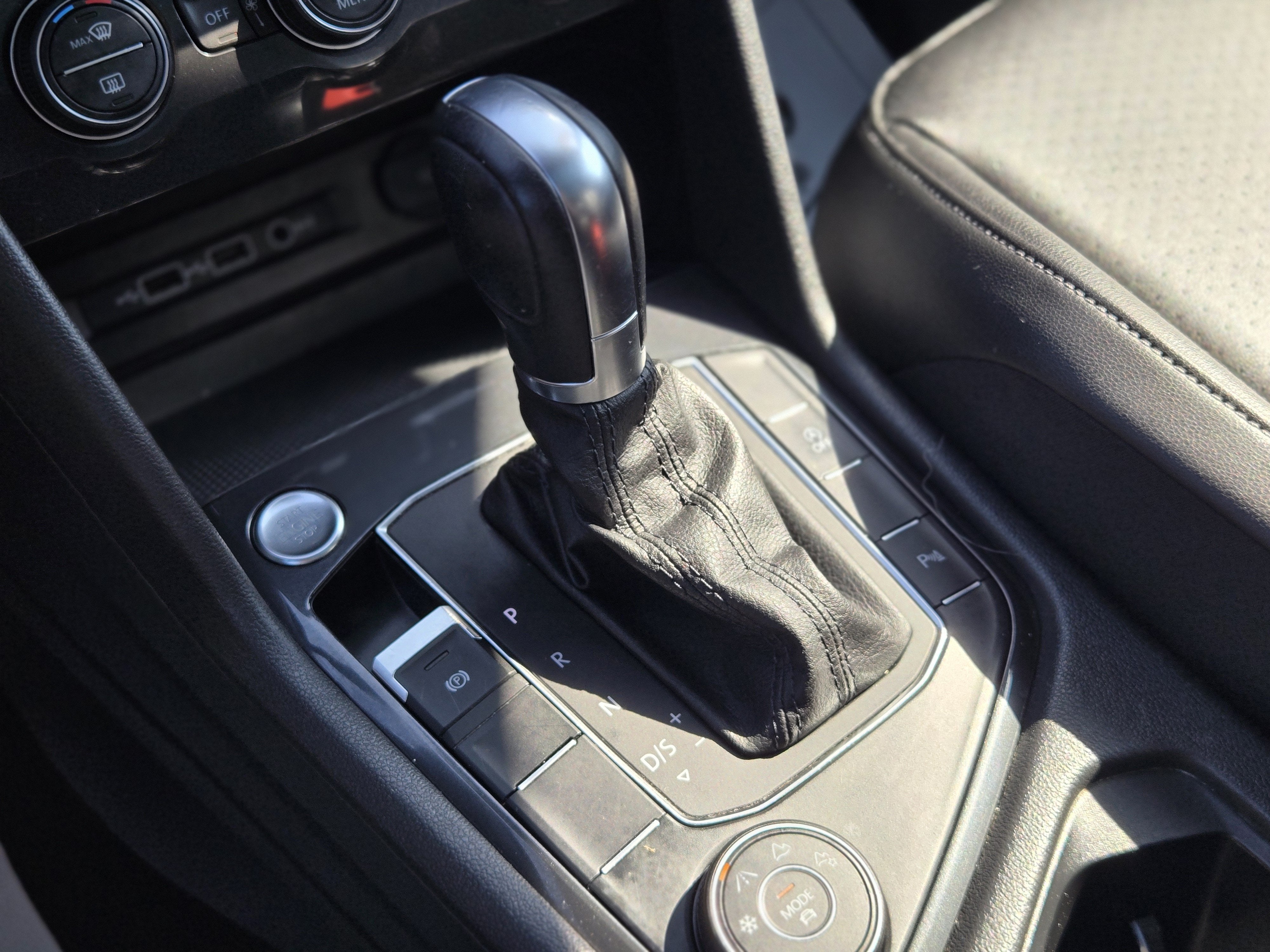 2019 Volkswagen Tiguan 2.0T SEL R-Line 4Motion