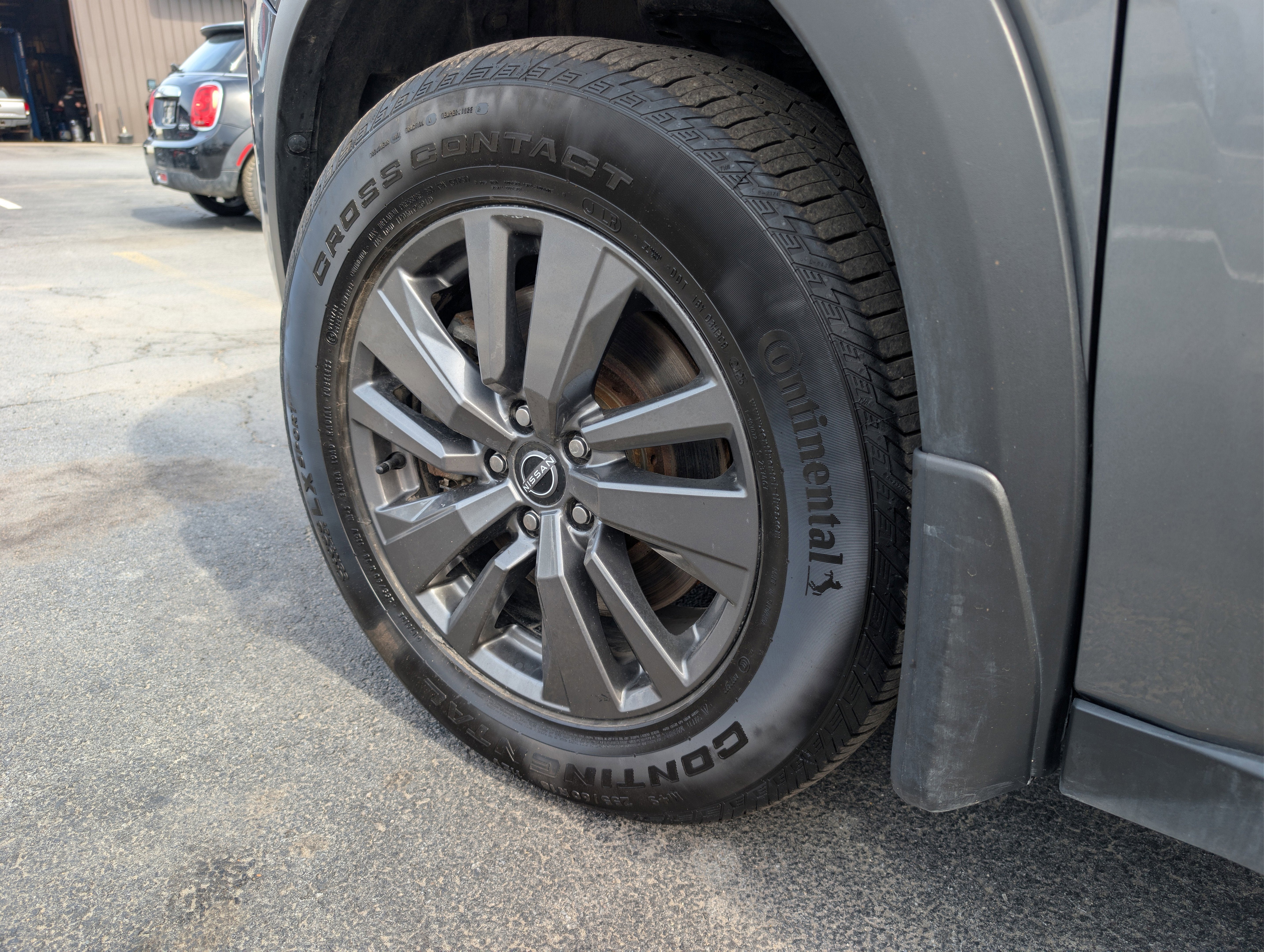 2022 Nissan Pathfinder SV