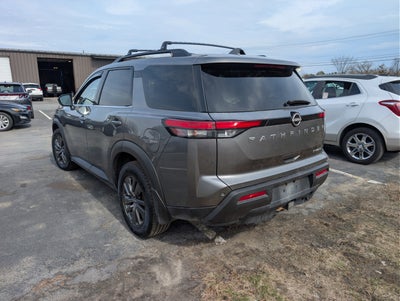 2022 Nissan Pathfinder SV