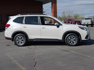 2022 Subaru Forester Premium