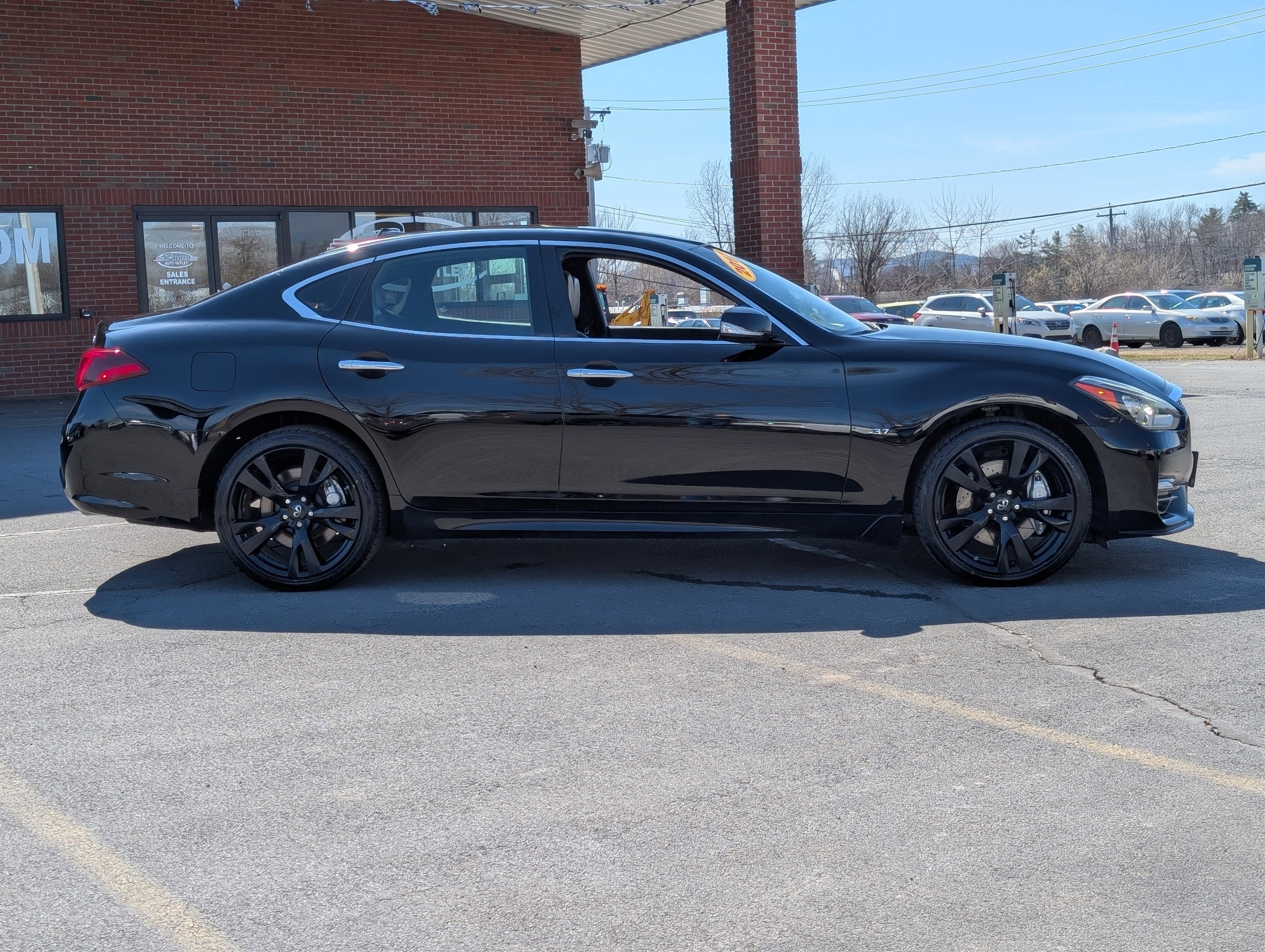 2017 INFINITI Q70 3.7X