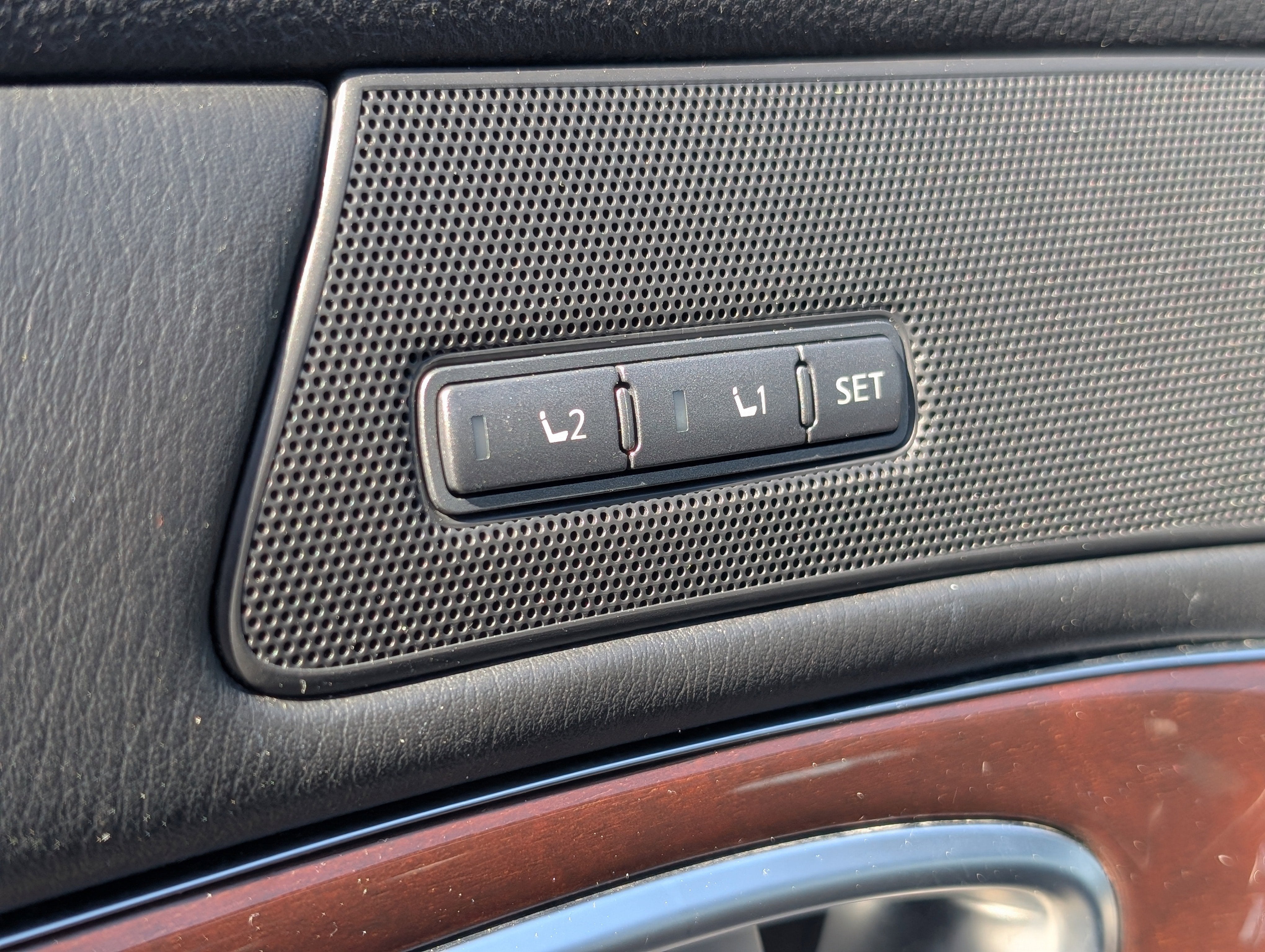 2017 INFINITI Q70 3.7X