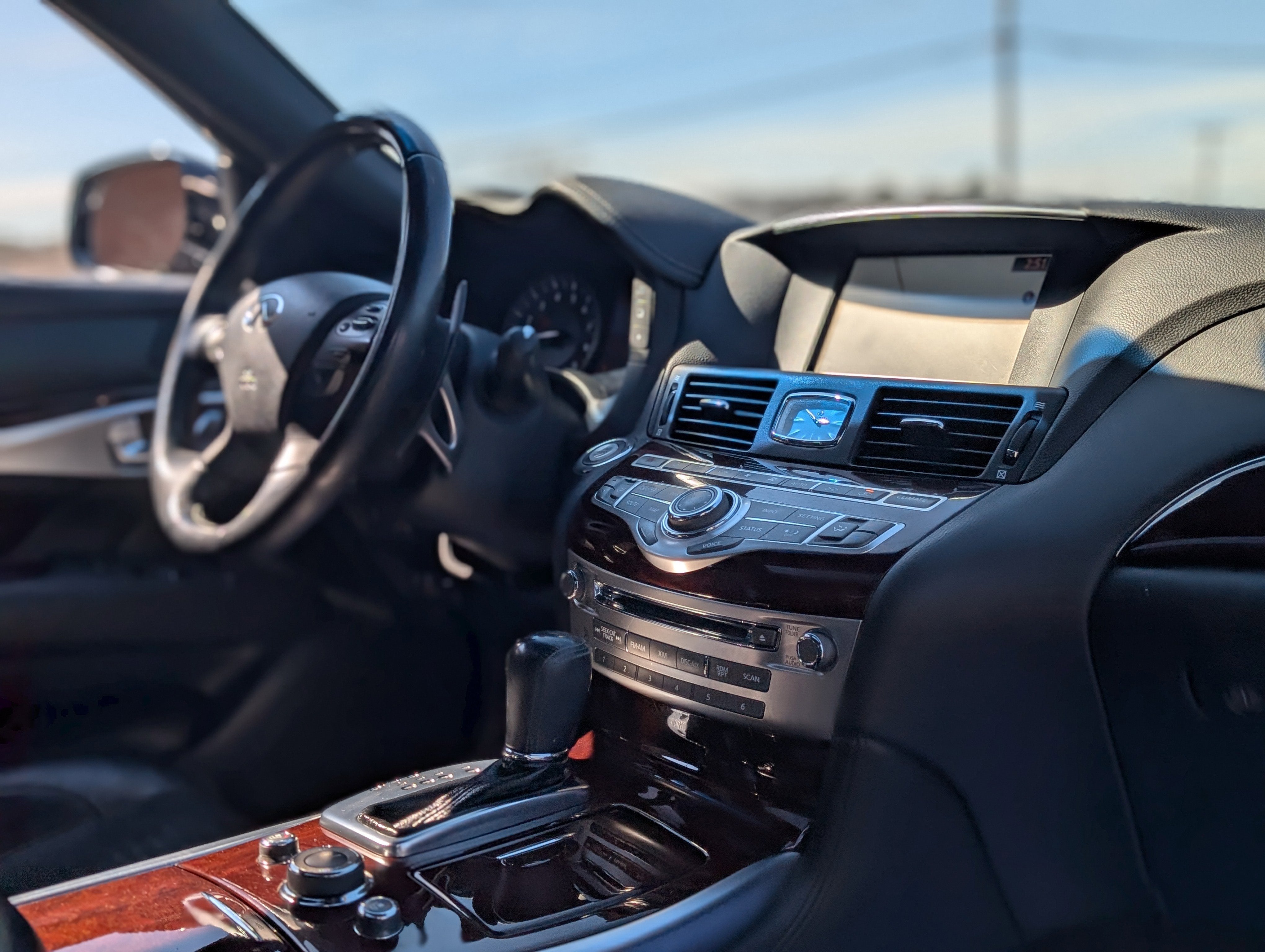 2017 INFINITI Q70 3.7X