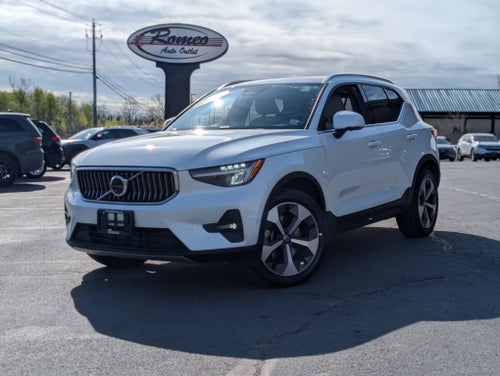2024 Volvo XC40 B5 Plus Bright Theme