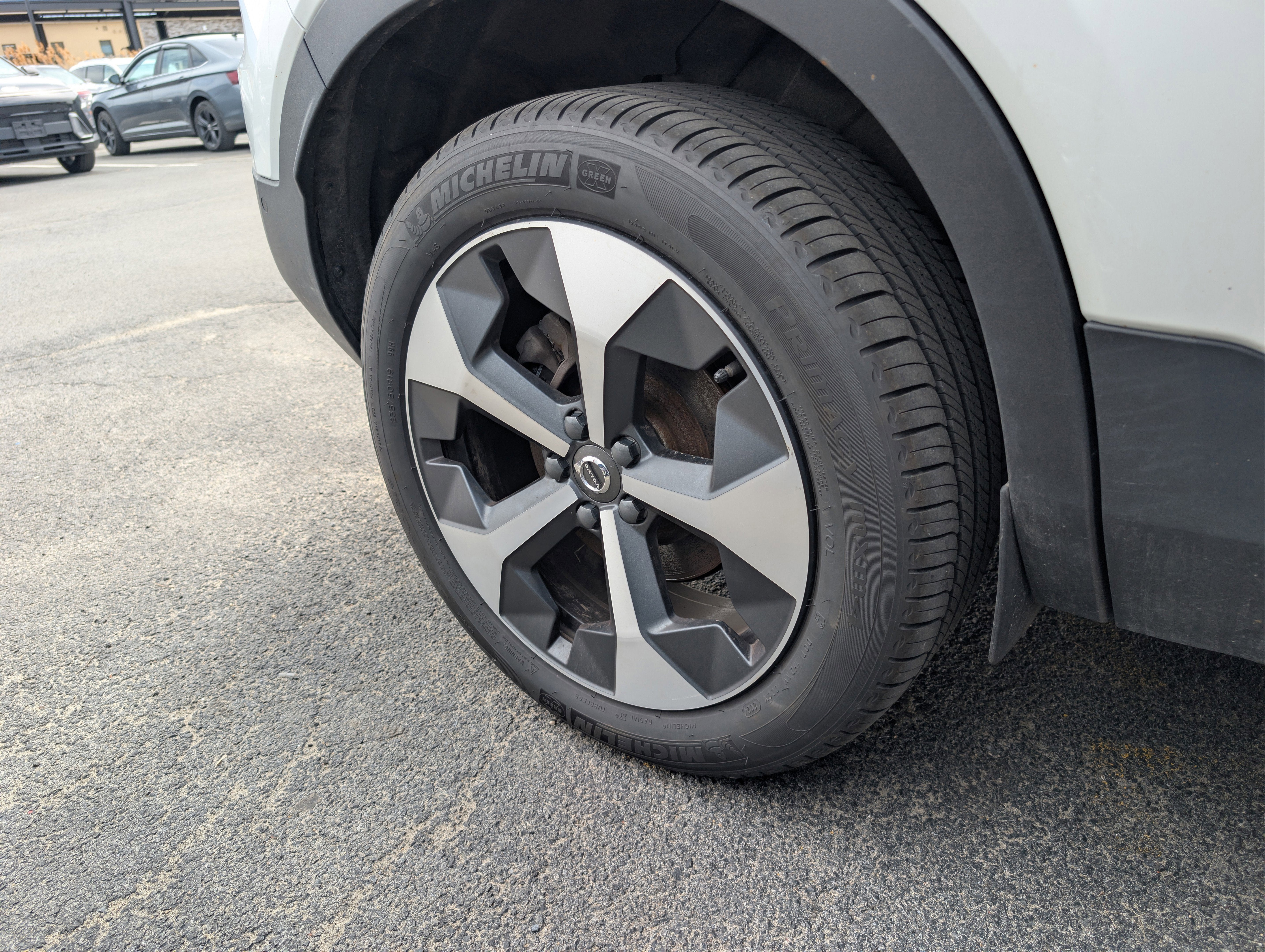 2024 Volvo XC40 B5 Plus Bright Theme