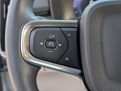 2024 Volvo XC40 B5 Plus Bright Theme