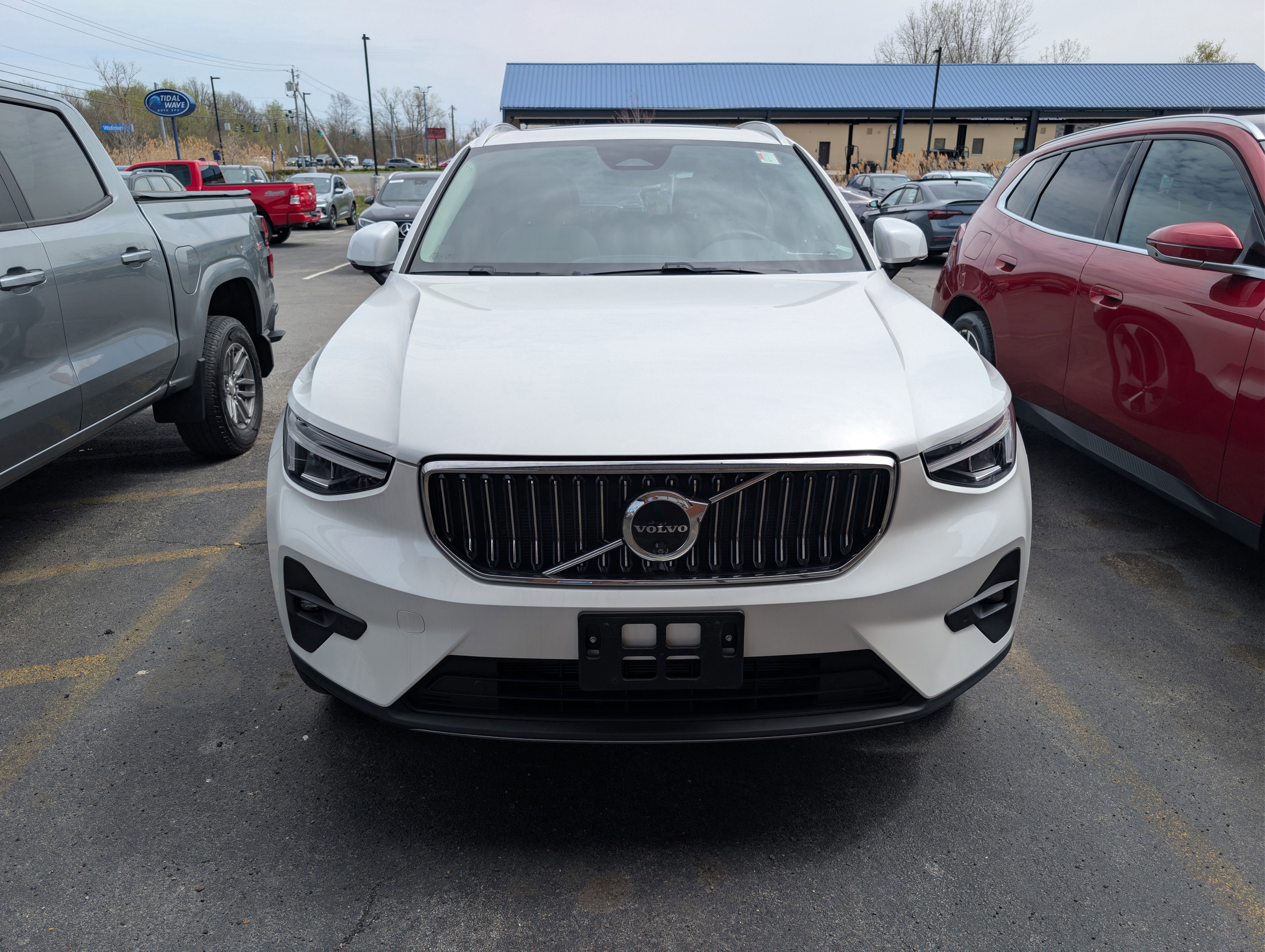 2024 Volvo XC40 B5 Plus Bright Theme