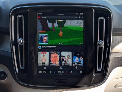 2024 Volvo XC40 B5 Plus Bright Theme