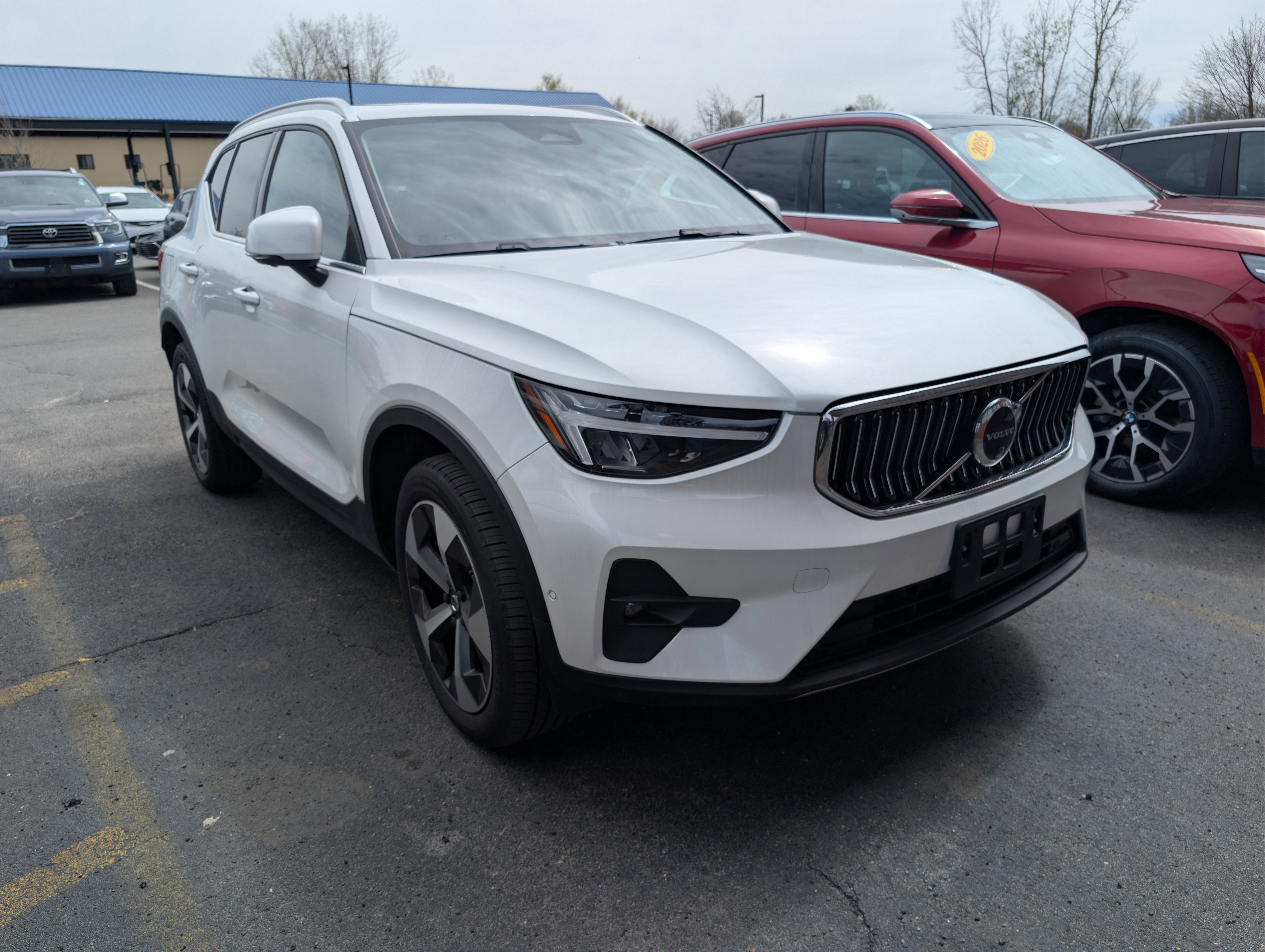 2024 Volvo XC40 B5 Plus Bright Theme