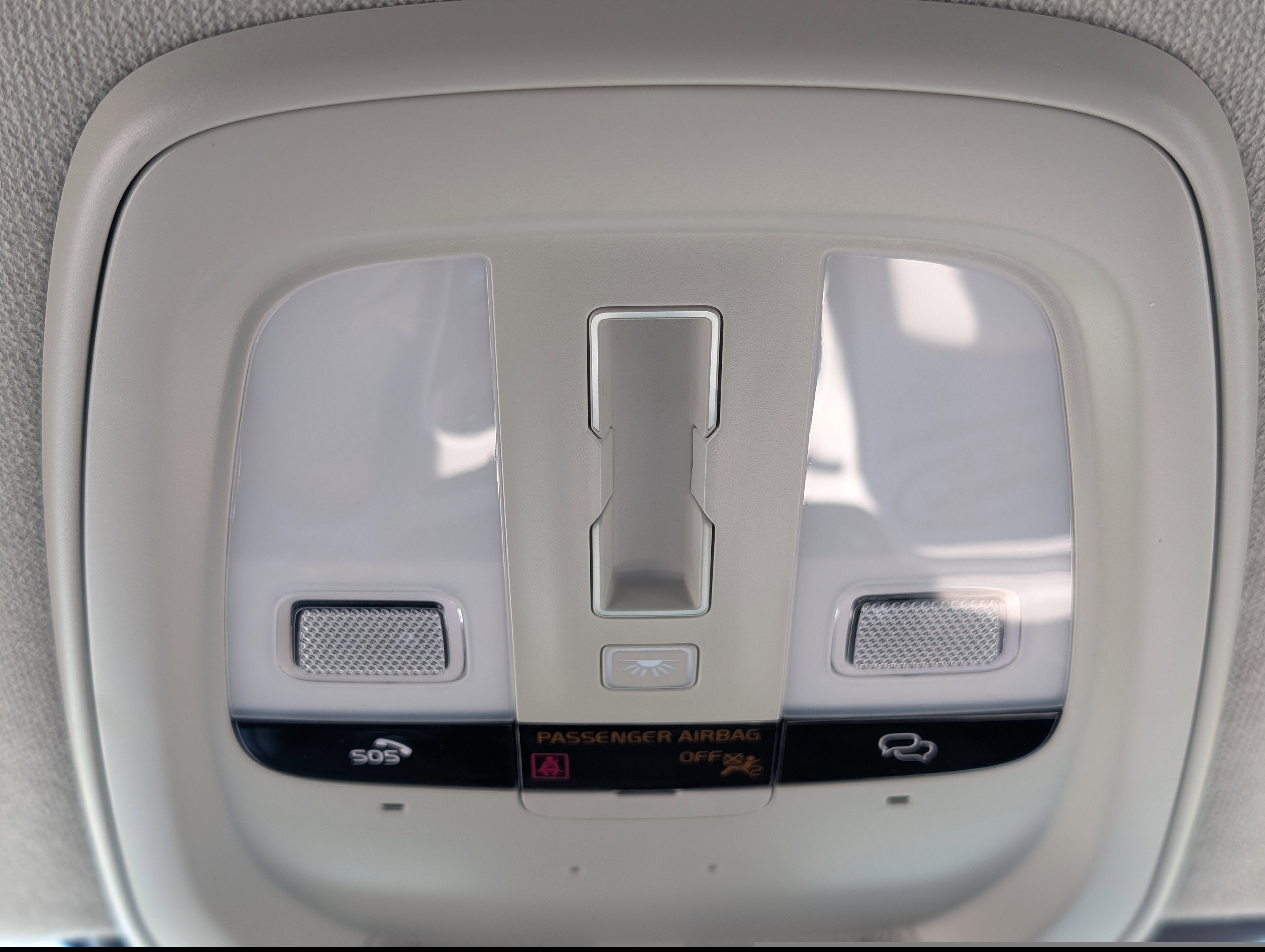 2024 Volvo XC40 B5 Plus Bright Theme