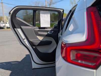2024 Volvo XC40 B5 Plus Bright Theme
