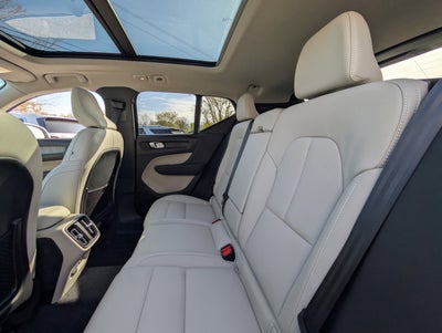 2024 Volvo XC40 B5 Plus Bright Theme