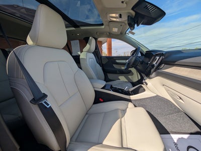 2024 Volvo XC40 B5 Plus Bright Theme