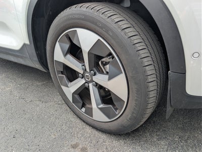 2024 Volvo XC40 B5 Plus Bright Theme